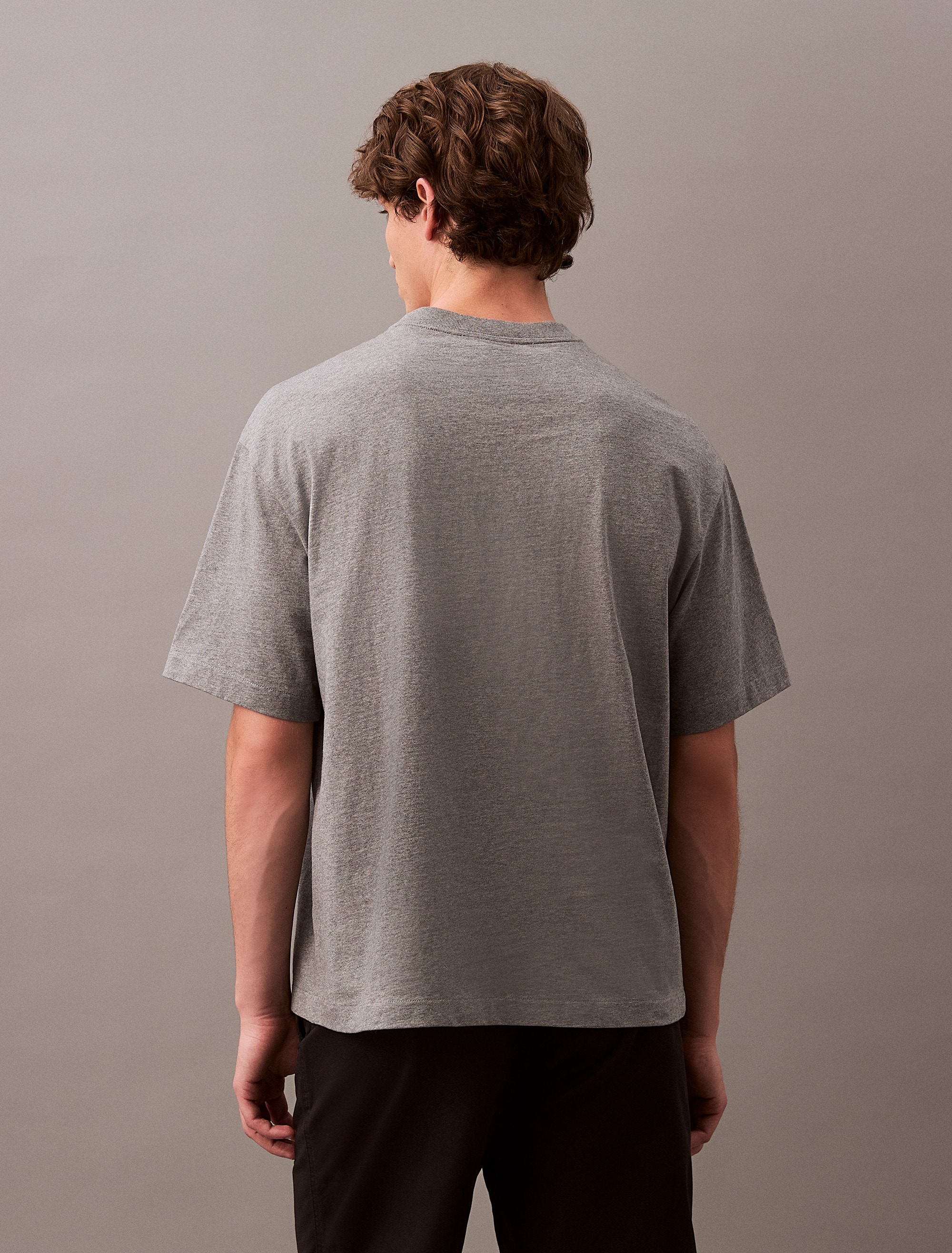 Calvin Klein T-Shirt »SS RLXD STANDARD LOGO CREWNK TEE« Rundhalsausschnitt, relaxed fit