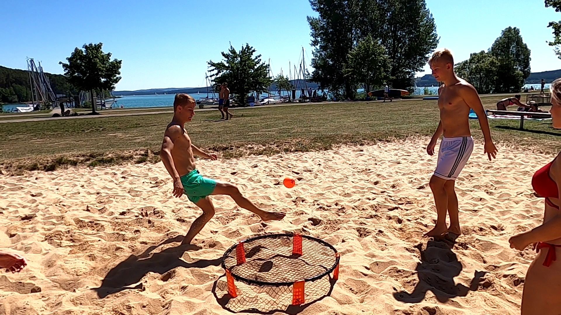 Sunflex Volleyballnetz »X-Ball, Volleyball Spiel im Garten oder Park, Trendspiel«