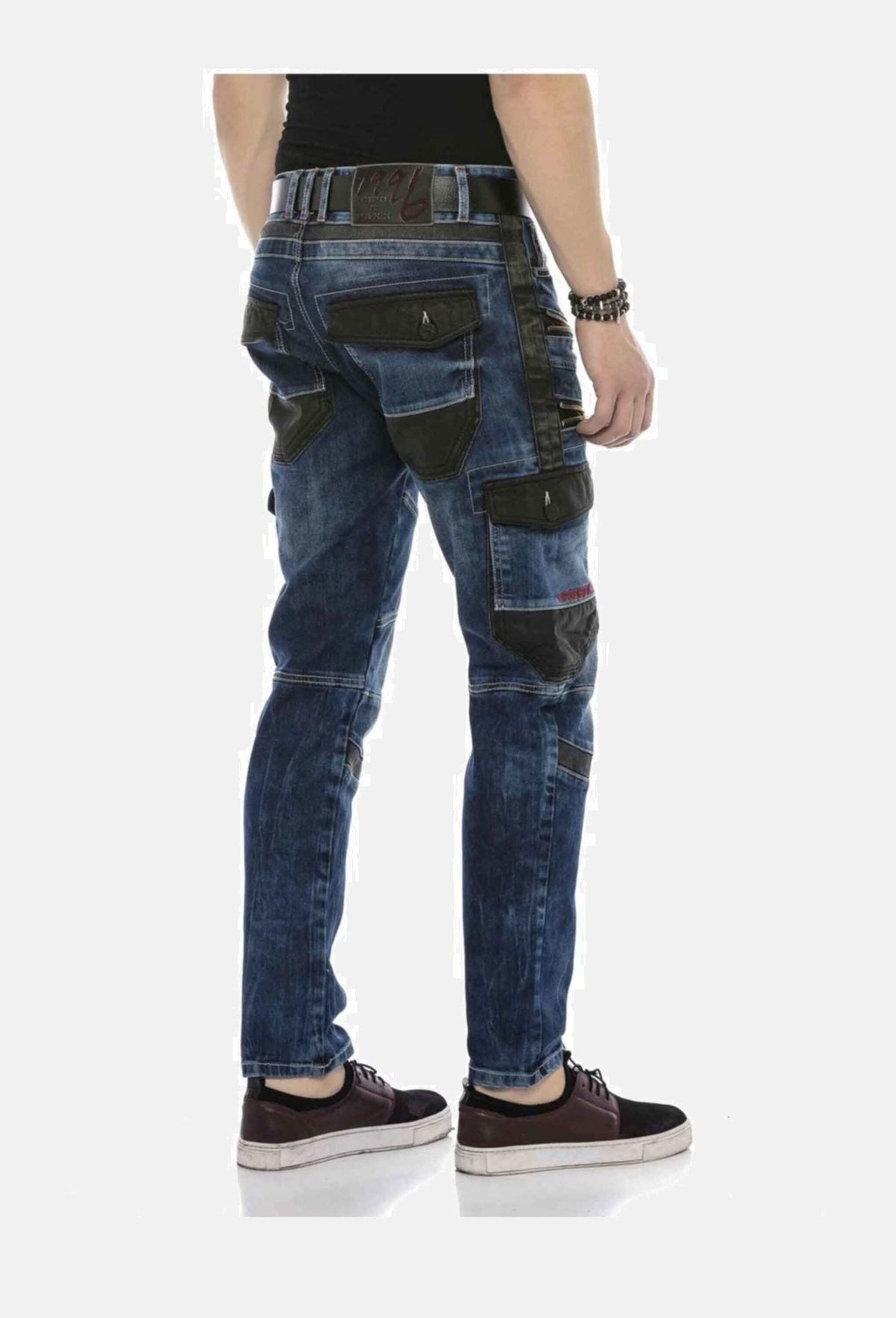 Cipo & Baxx Regular-fit-Jeans »Cipo & Baxx Jeans DENIM« bequeme Jeans mit auffälligen Applikationen, CD586