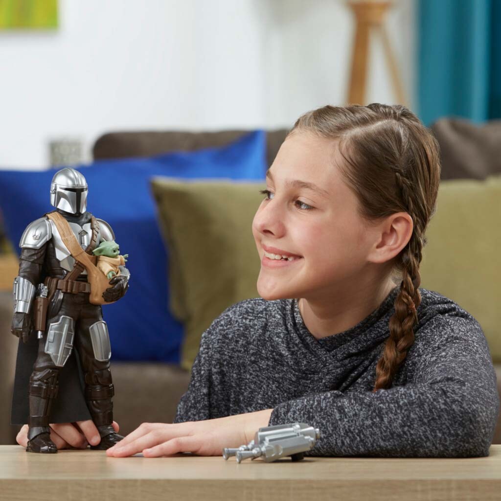 Hasbro Spielfigur »Star Wars Galactic Action The Mandalorian & Grogu«, interaktive elektronische Figuren mit Soundeffekten