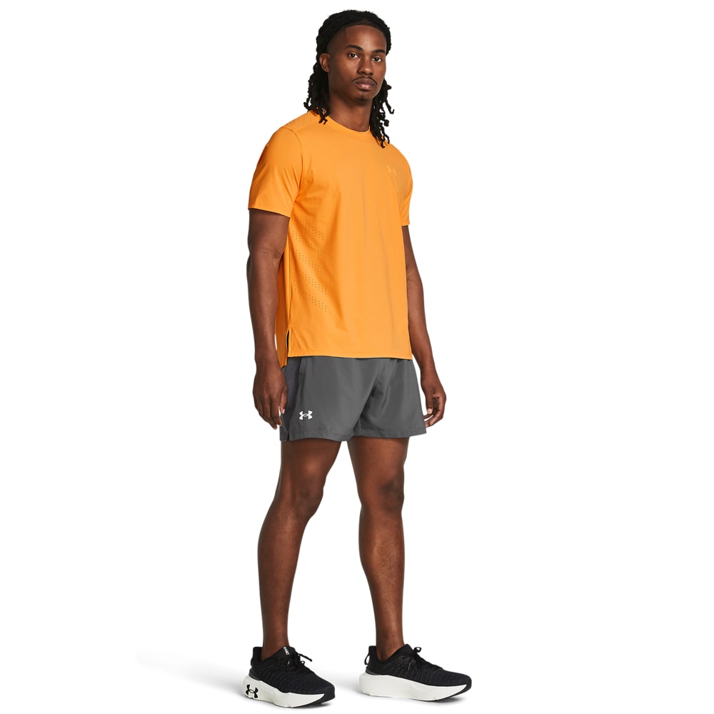 Under Armour® Shorts »UA LAUNCH 5'' SHORTS«  sportlicher Stil, für intensive Workouts und Fitnessaktivitäten