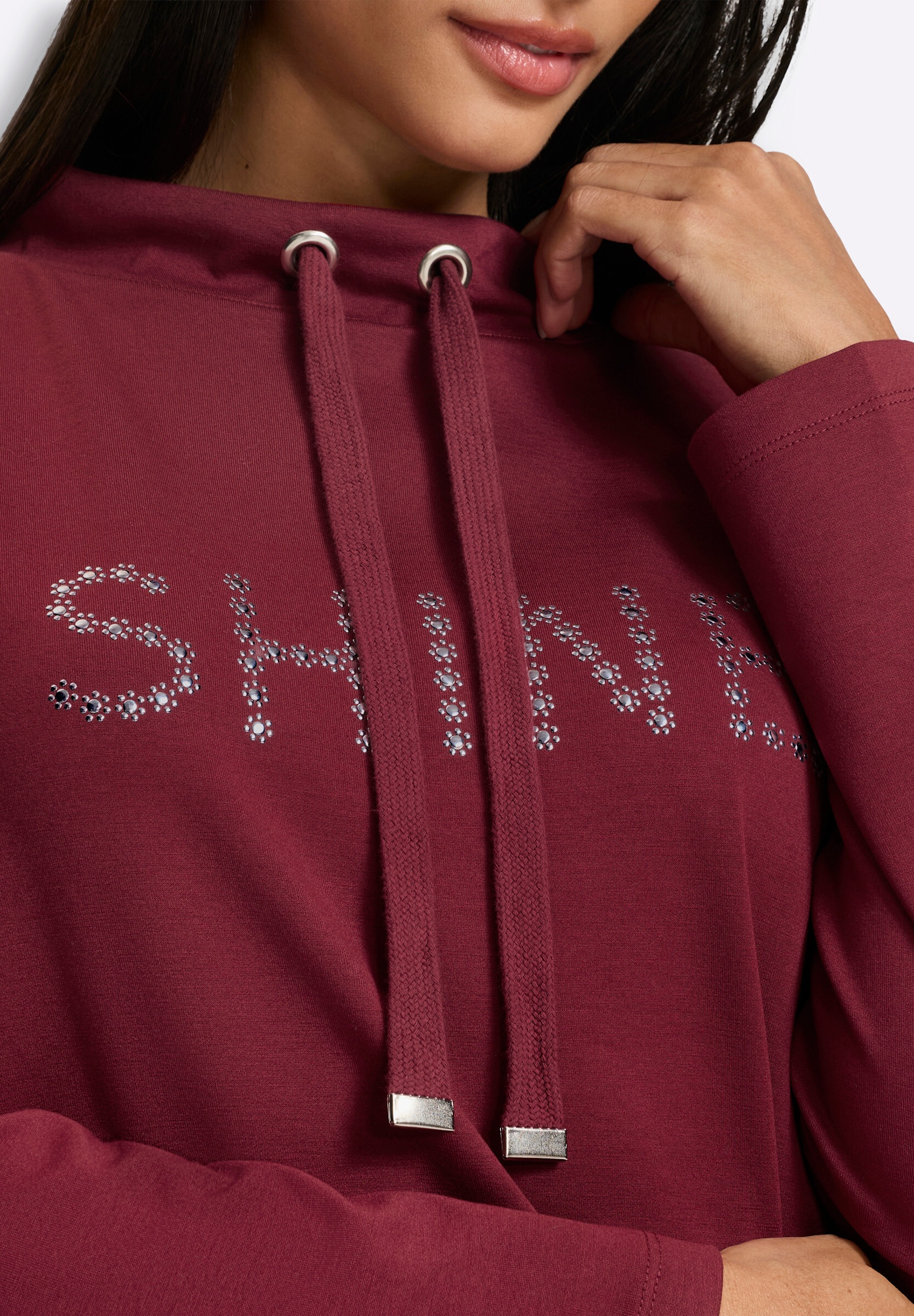 heine Sweatshirt »Sweatshirt Sweatshirt mit Nieten-Schriftzug«
