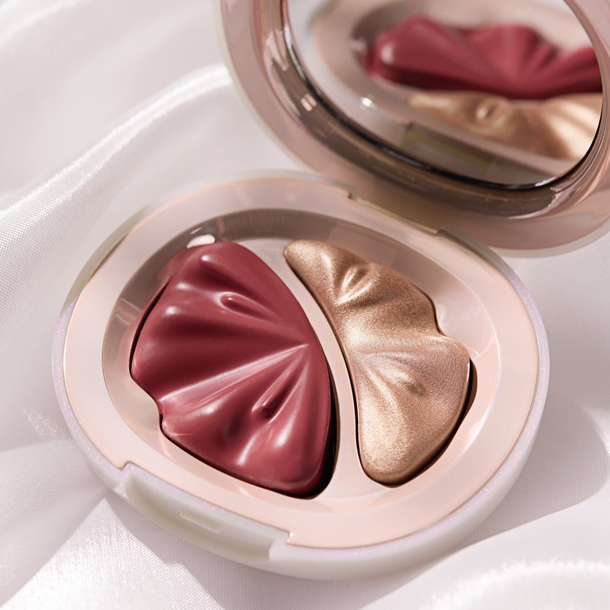 Catrice Highlighter-Palette »BRIDES & BESTIES BLUSH & HIGHLIGHTER DUO« für einen strahlenden Wedding-Glow