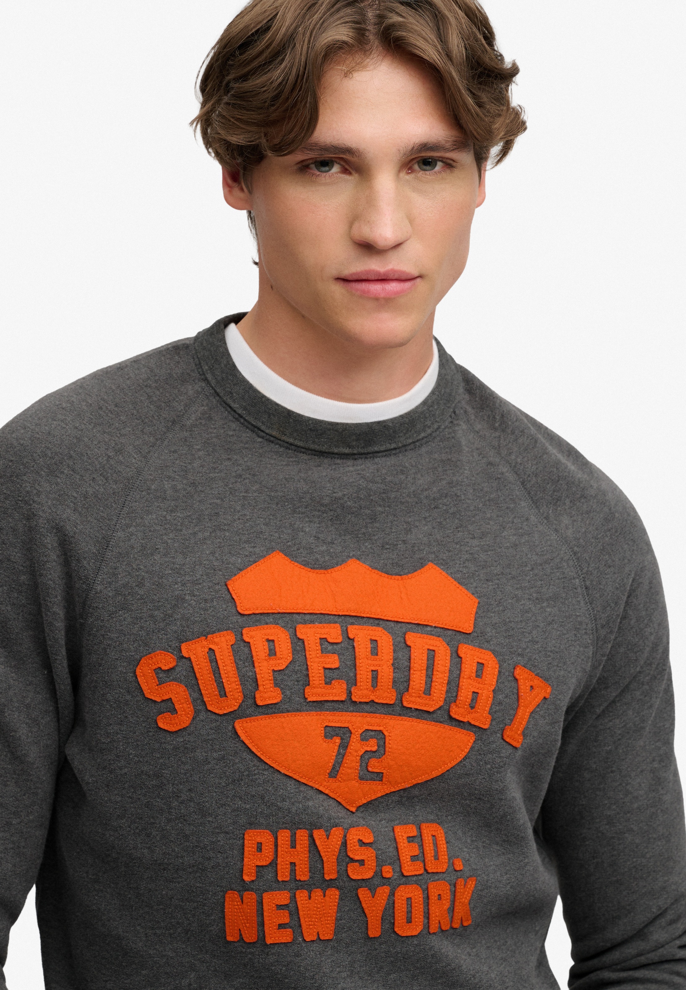 Superdry Sweatshirt »ATH FELT APPLIQUE RELAXED CREW«, Baumwollmischung, relaxed fit
