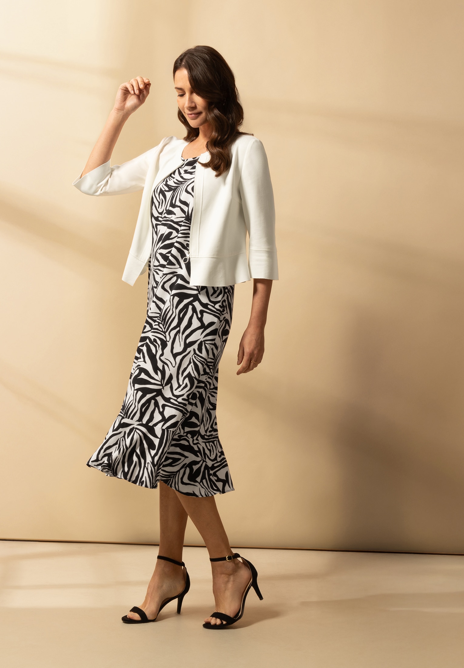 Betty Barclay Midikleid »Stufenkleid weiter Ausschnitt«