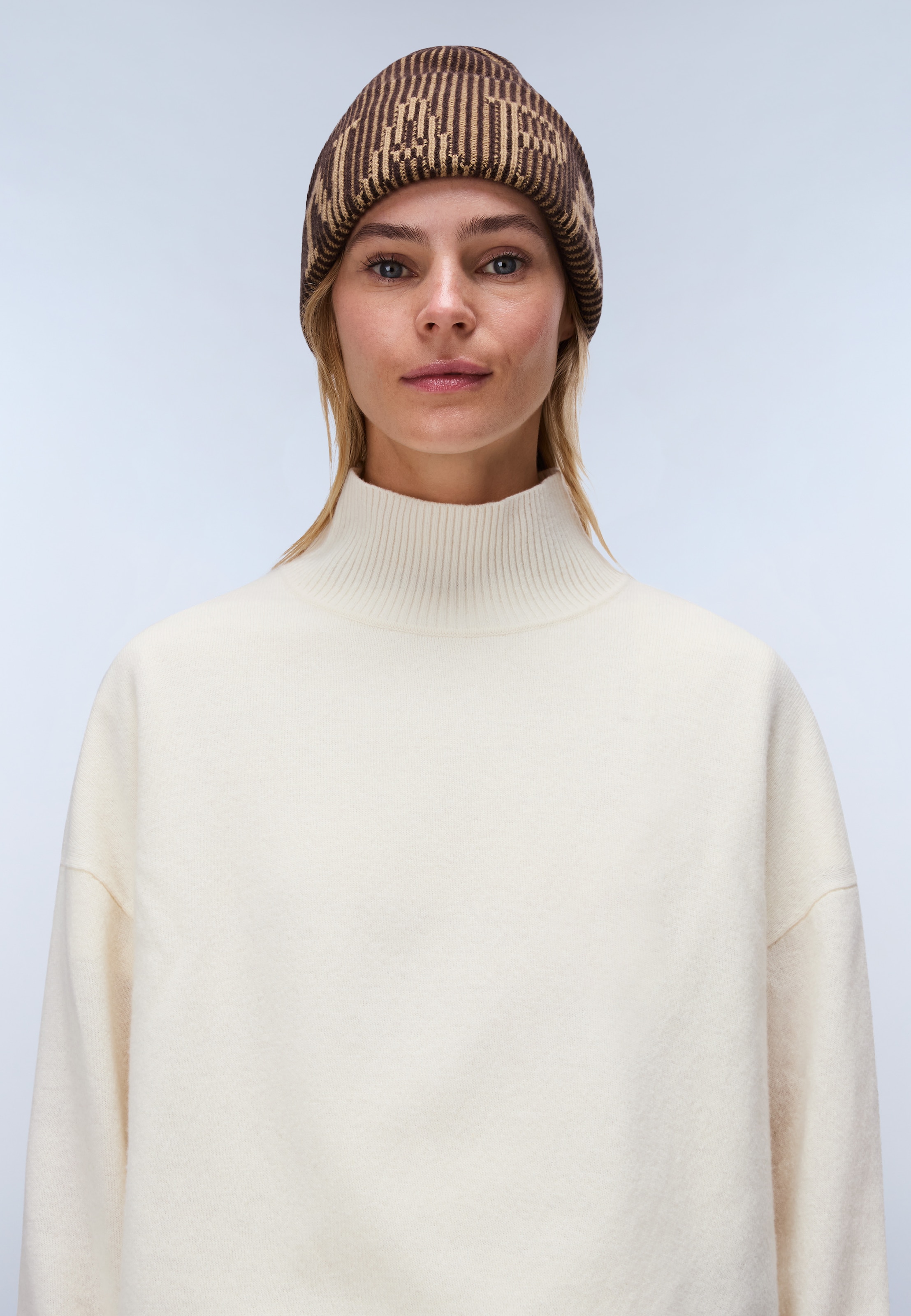 Napapijri Strickpullover »D-MIS T W BEIGE DIMITY« sportlicher Stil, klassischer Strickcharakter, aus Wolle und Polyamid