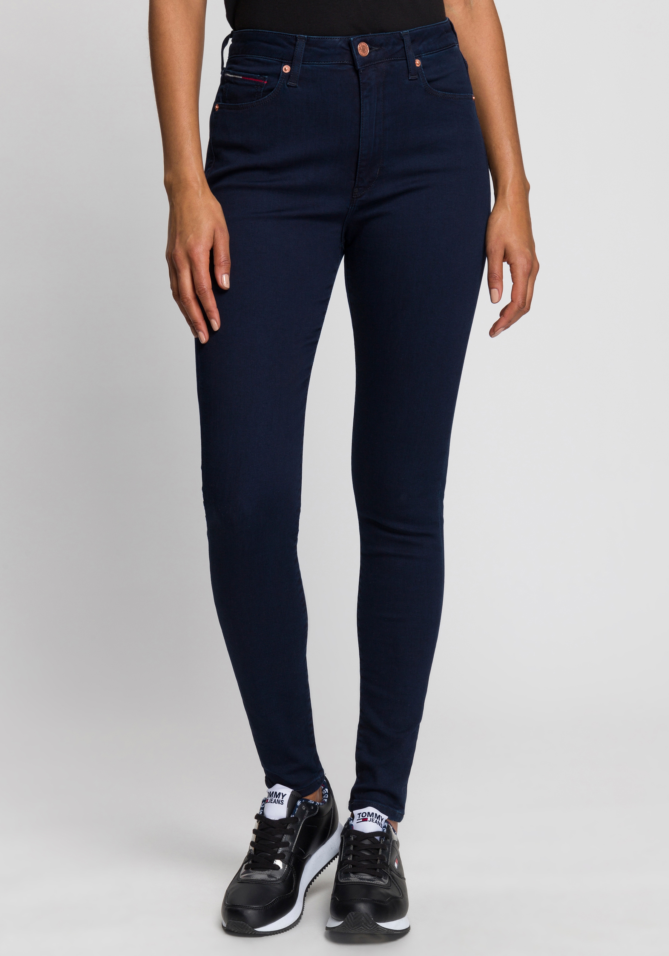 Tommy Jeans Skinny-fit-Jeans »SYLVIA HR SUPER SKNY«, Hochwertige Materialien für einen bequemen und perfekten Sitz.