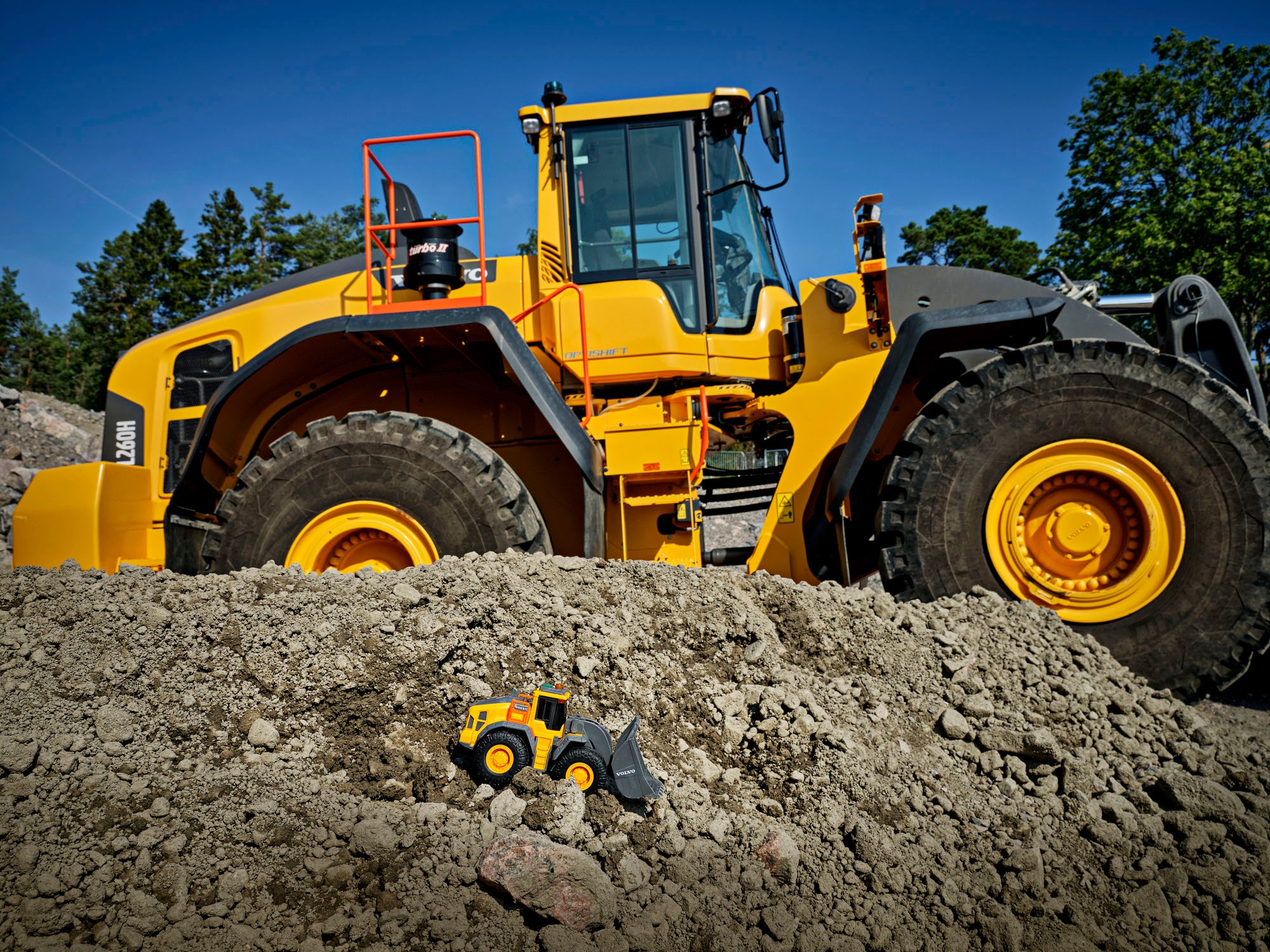 Dickie Toys Spielzeug-Radlader »Volvo Wheel Loader«, mit Licht und Sound