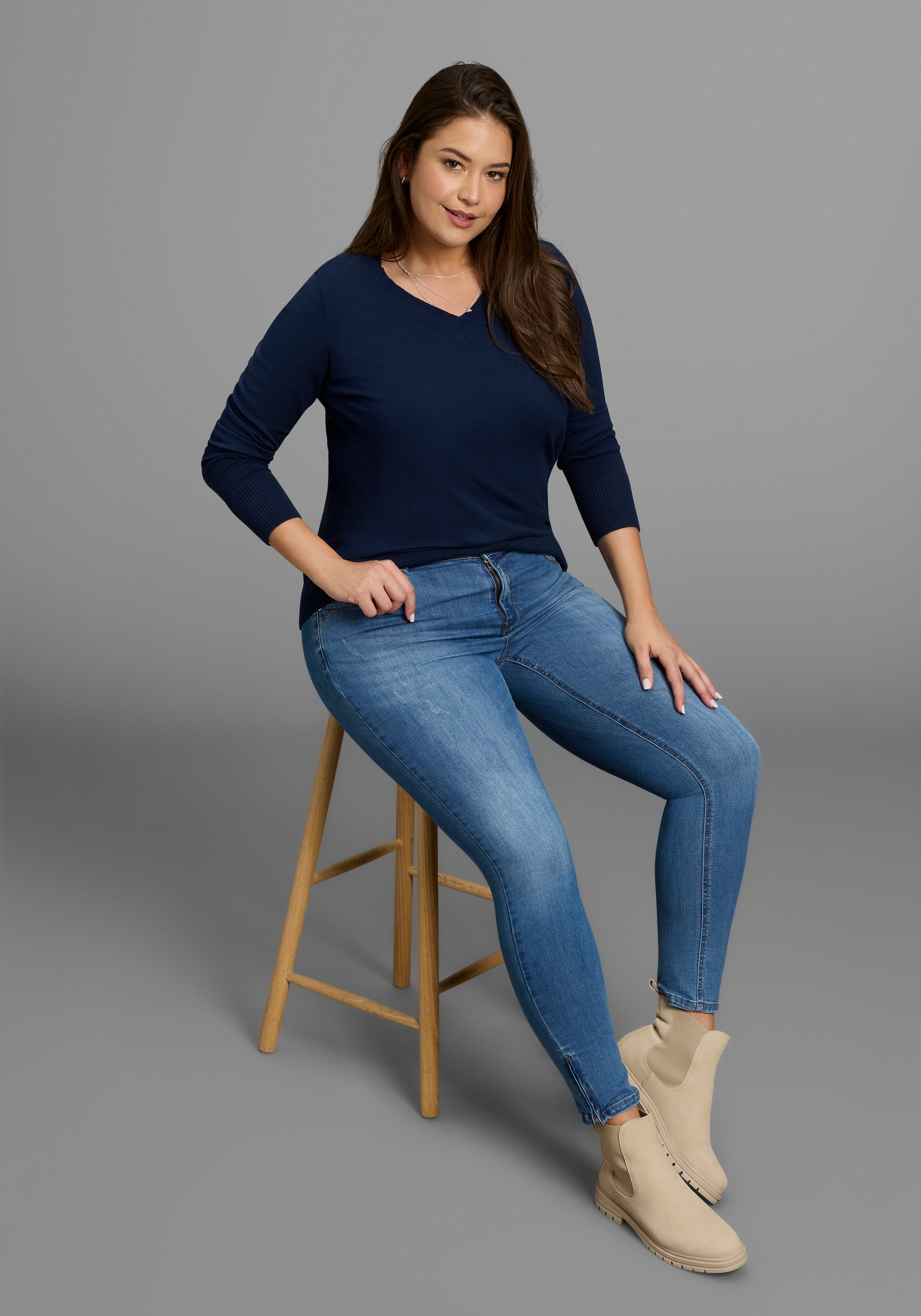 Laura Scott CURVE Strickpullover, figurumspielend, mit V-Ausschnitt - GROSSE GRÖSSE