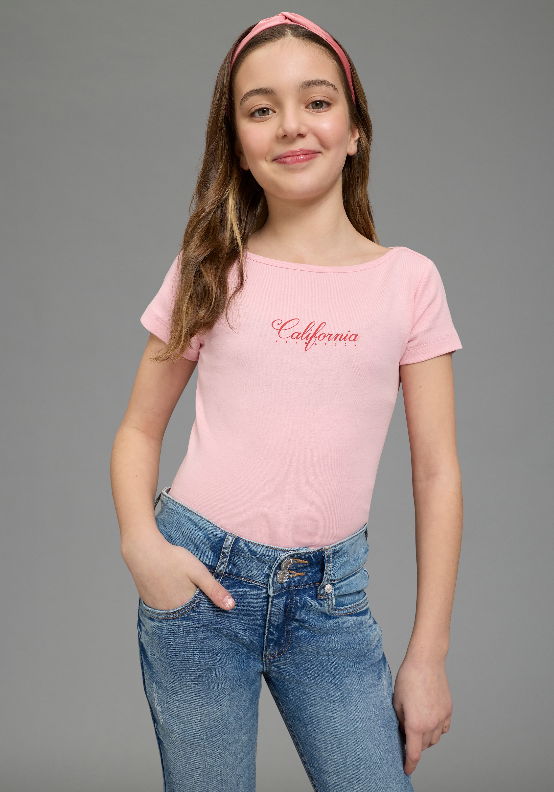 KangaROOS T-Shirt »2er Pack T-Shirts mit modischen Ausschnitt« Packung, 2, 2 tlg. Basic Schnitt, Kurzarm, U-Boot-Ausschnitt, aus Baumwolle