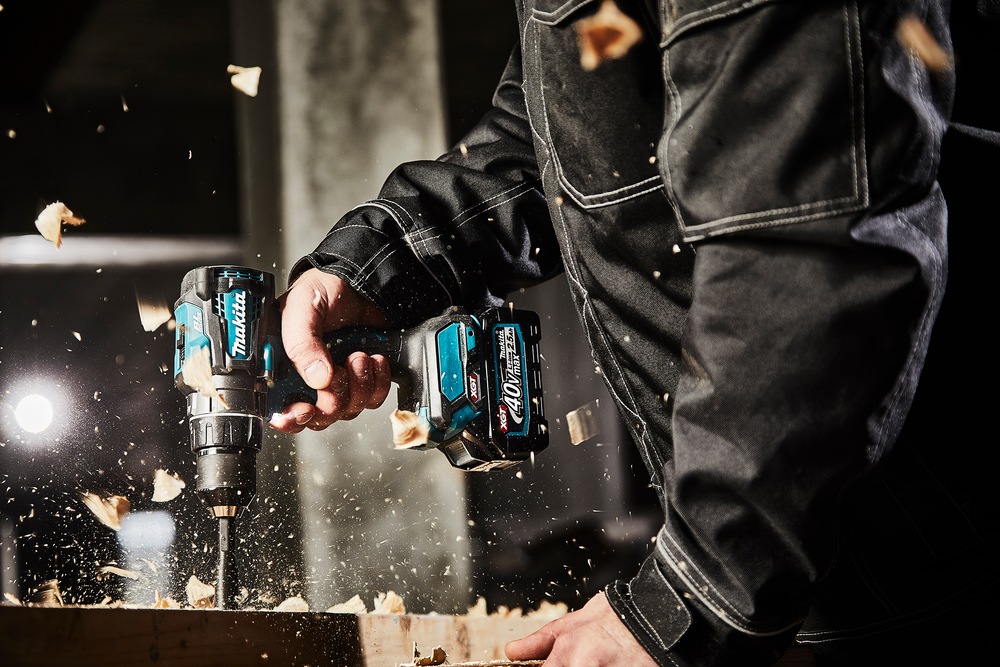 Makita Akku-Bohrschrauber »»DF001GD201««, (XGT, 40V max., 140 Nm, 0-2.600 min-1), Inkl. MAKPAC Größe 3, Schnellladegerät DC40RA und 2x BL4025 Akkus