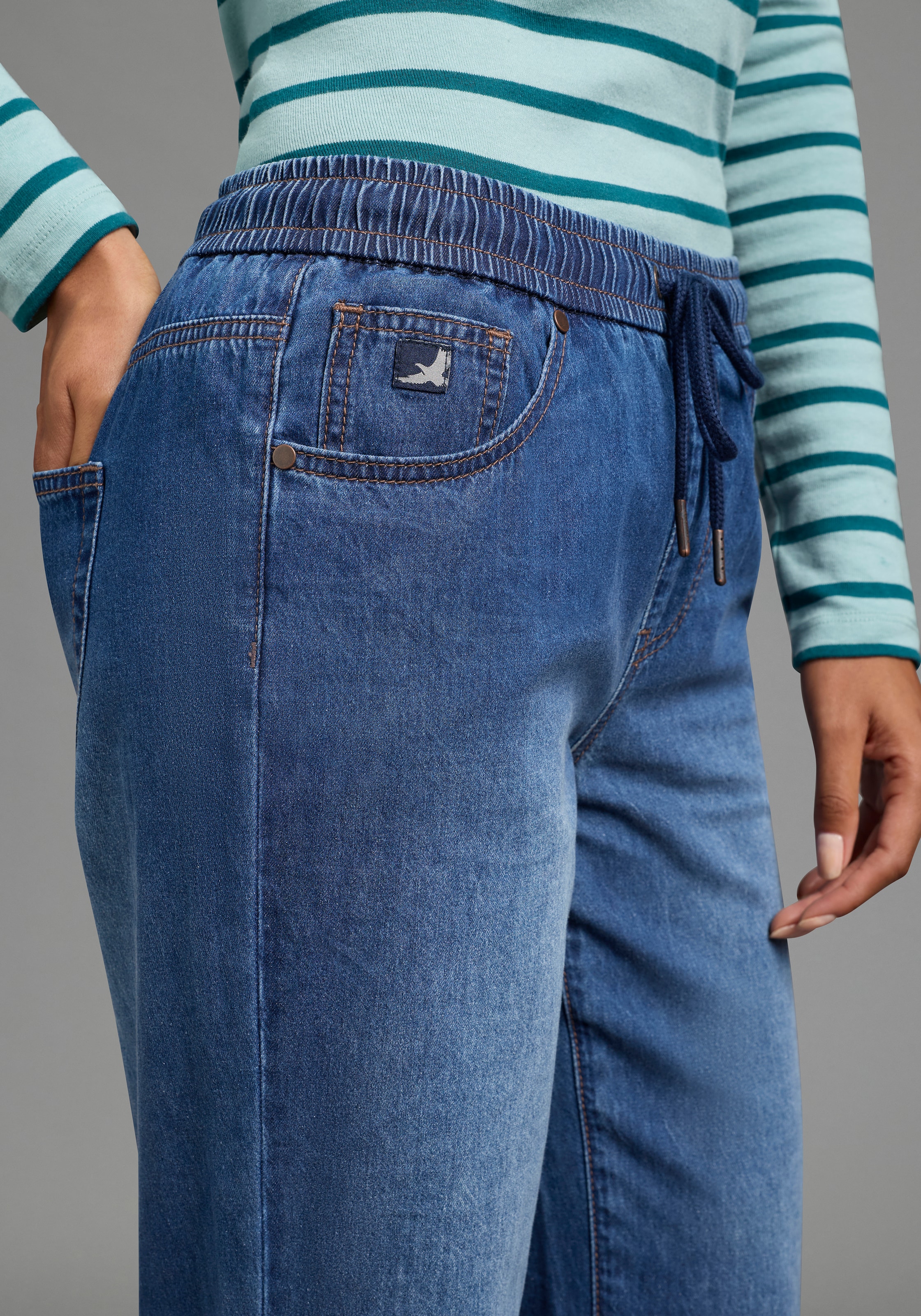 Arizona Relax-fit-Jeans »mit Schnürung« mit geradem Bein, unifarben