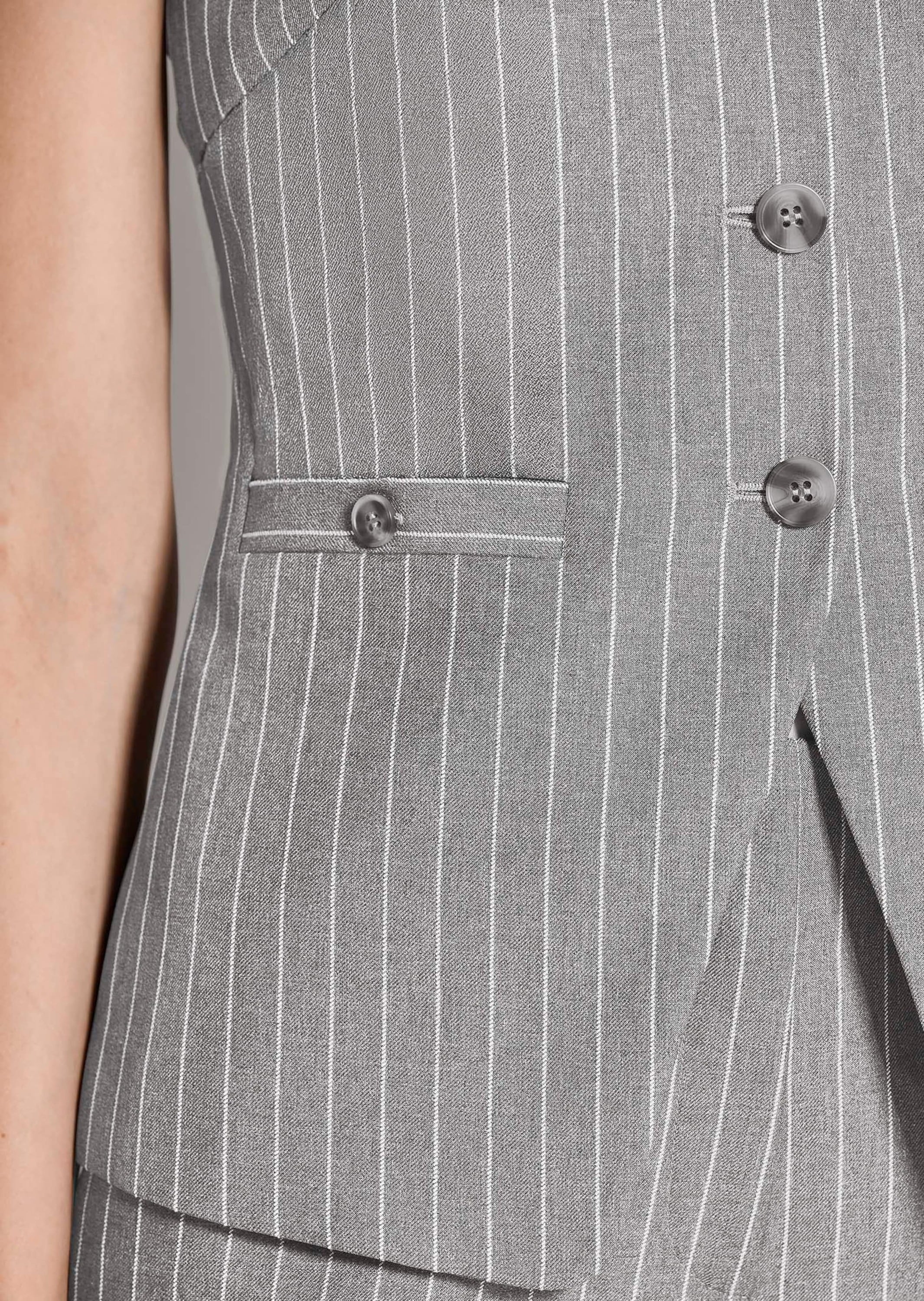 MADELEINE Kurzweste »Weste Elegante Nadelstreifen-Weste mit Knöpfen« Farblich abgestimmte Knöpfe