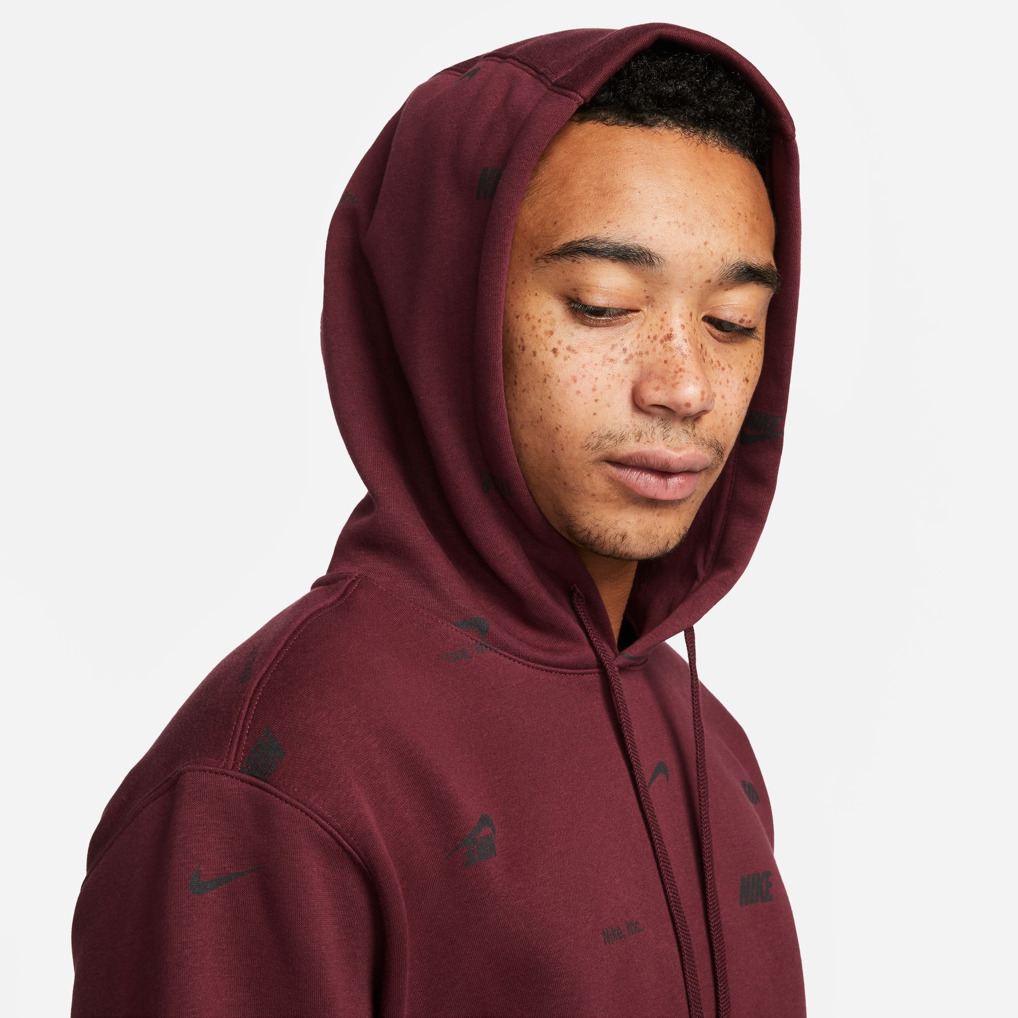 Nike Sportswear Kapuzensweatshirt »CLUB FLEECE+ MEN'S ALLOVER PRINT PULLOVER HOODIE«