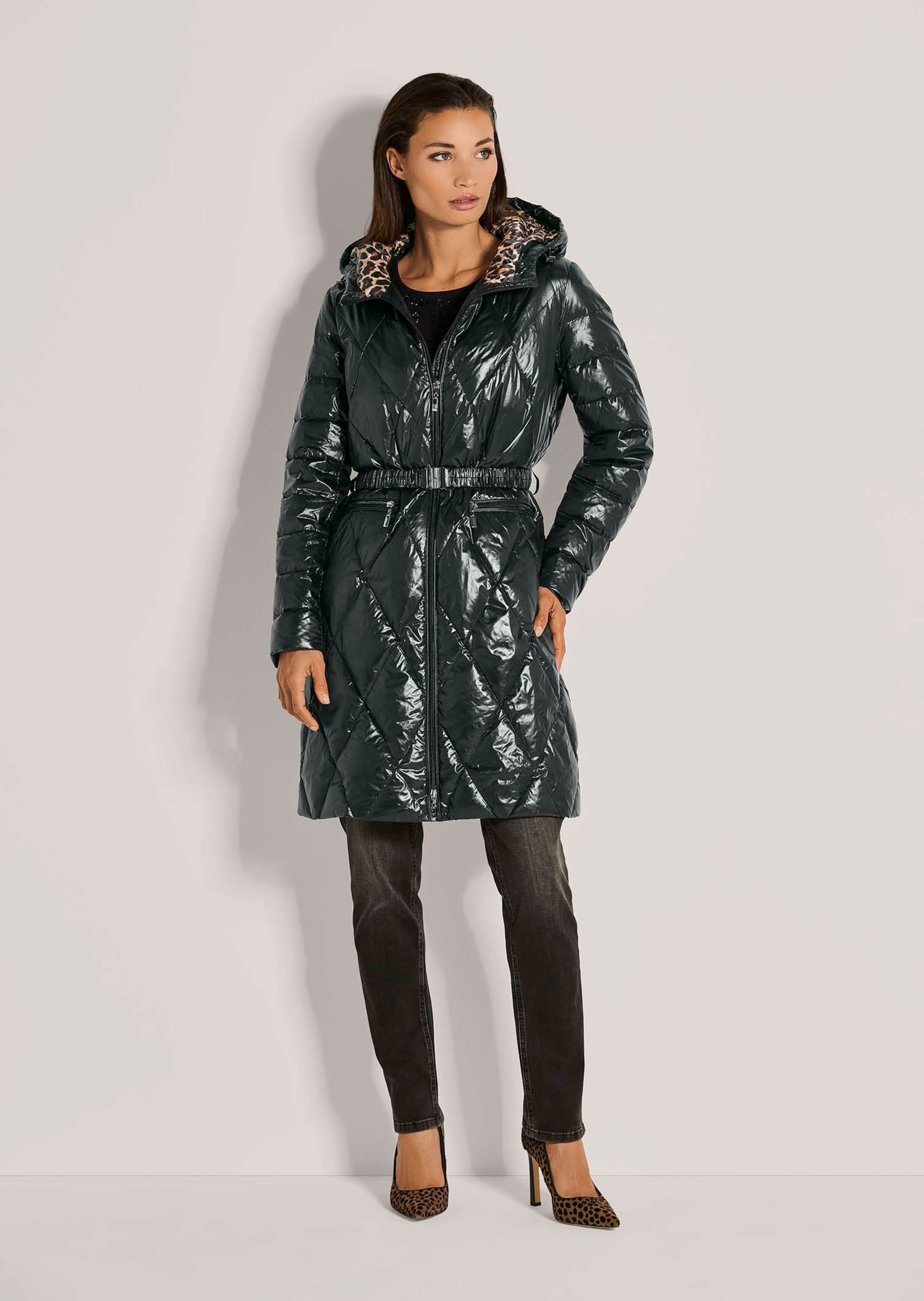 MADELEINE Steppjacke »Steppmantel Elegante Winterjacke mit Rauten-Stepp« Kaputze, Leo-Futter, Gürtel,
