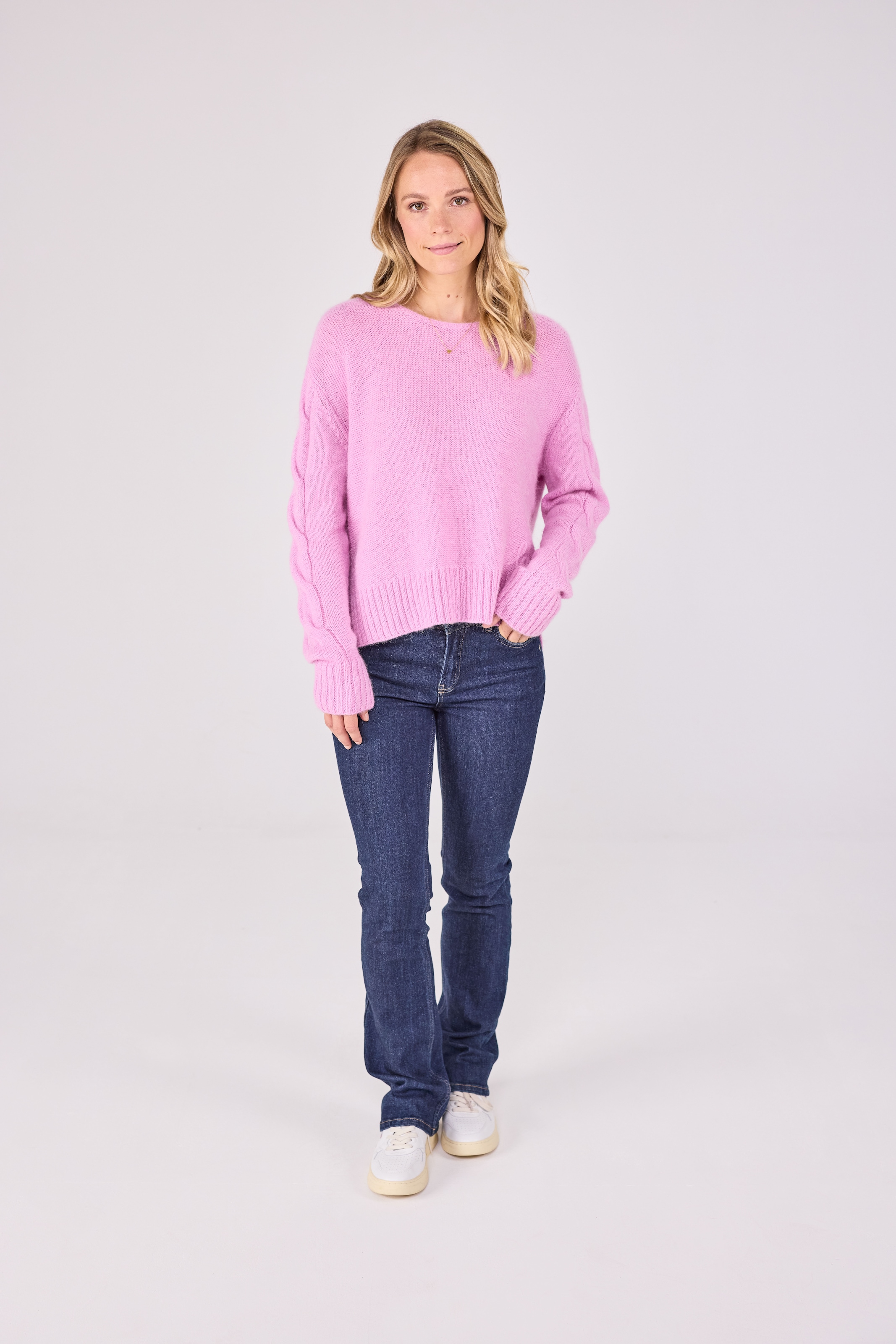 Lieblingsstück Rundhalspullover »AmairaL« mit Zopfmuster am Ärmel