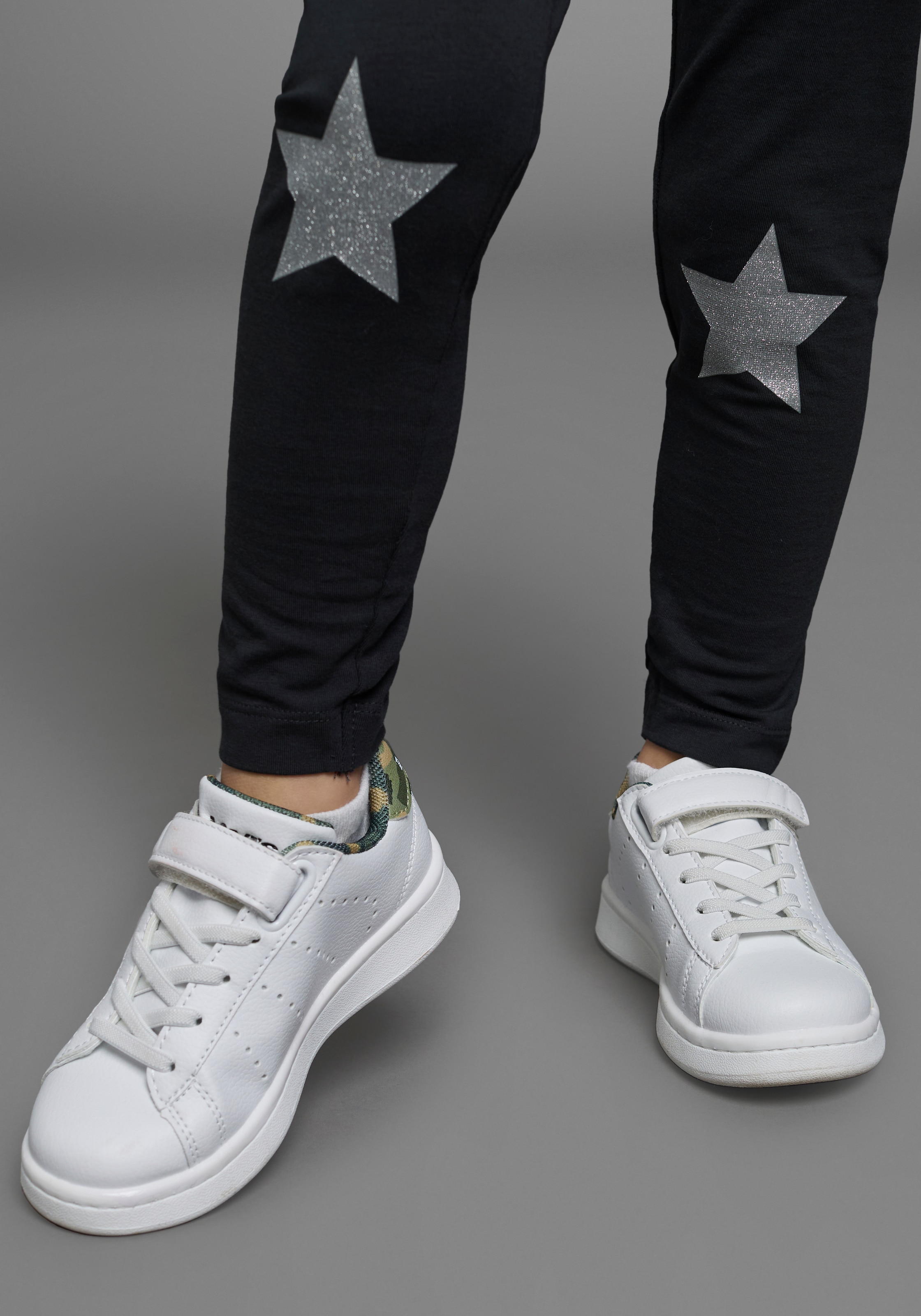 KIDSWORLD Leggings »2er Pack Leggings, mit Sternen-Print«, (Packung, 2 tlg.), mit Glitzerdruck