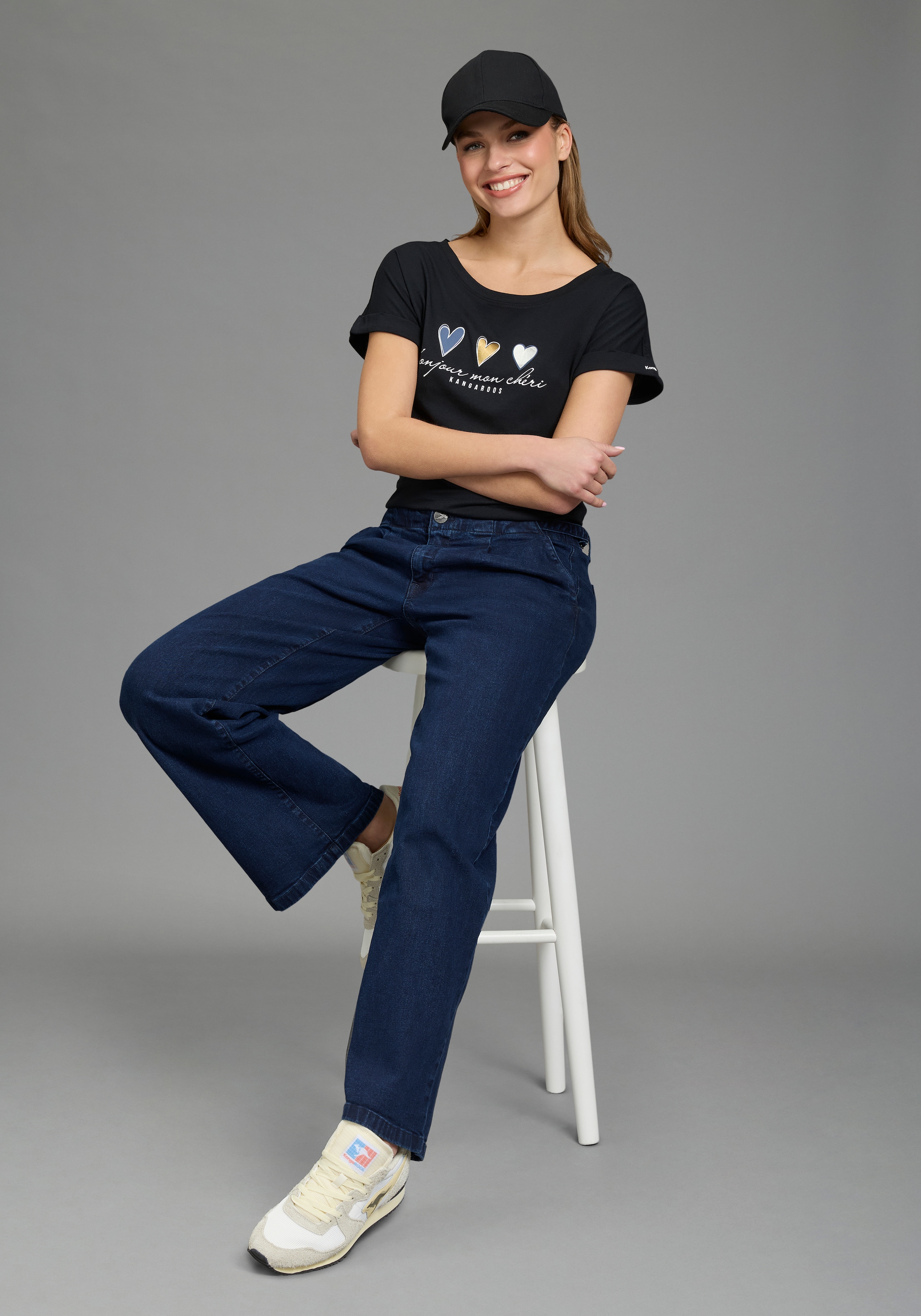 KangaROOS Kurzarmshirt mit süßen Herz-Logodruck