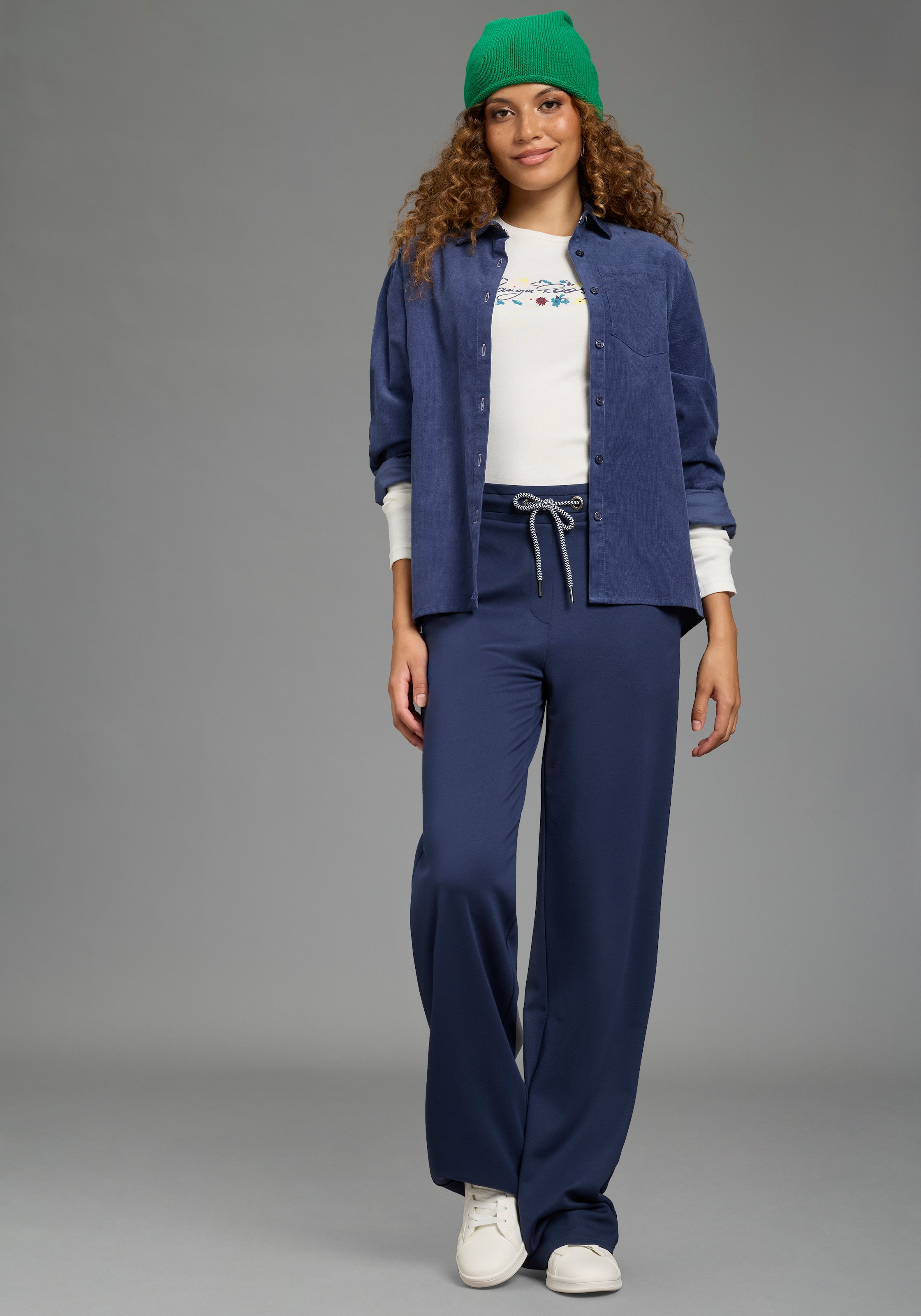 KangaROOS Langarmshirt mit Rundhalsausschnitt, hüftlange Form, Basic schmale Passform