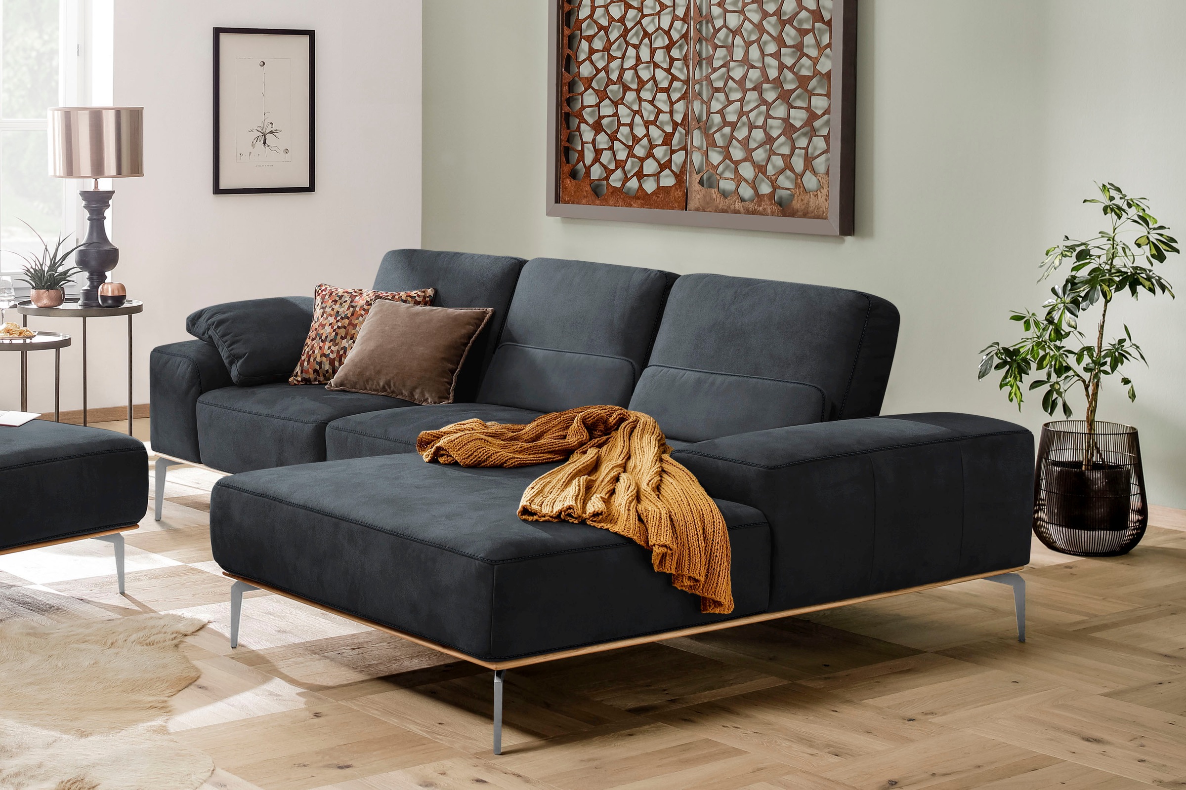 W.SCHILLIG Ecksofa »run, Designsofa mit tollem Sitzkomfort, L-Form«, mit elegantem Holzsockel, Füße in Chrom glänzend, Breite 279 cm