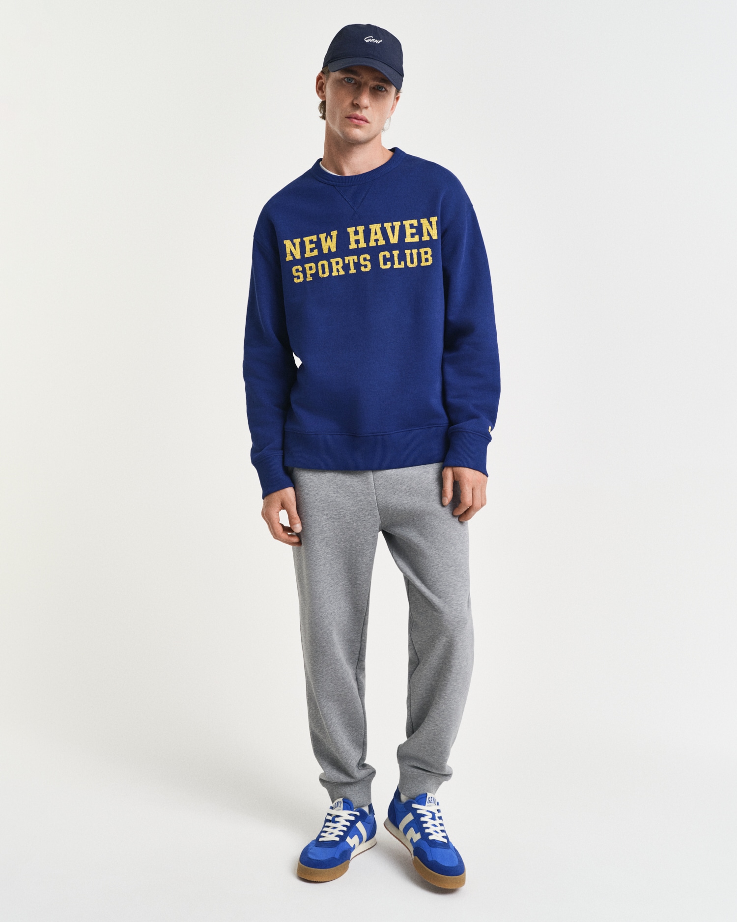 Gant Sweathose »REG SHIELD SWEATPANTS«, mit Logostickerei unterhalb des Bunds
