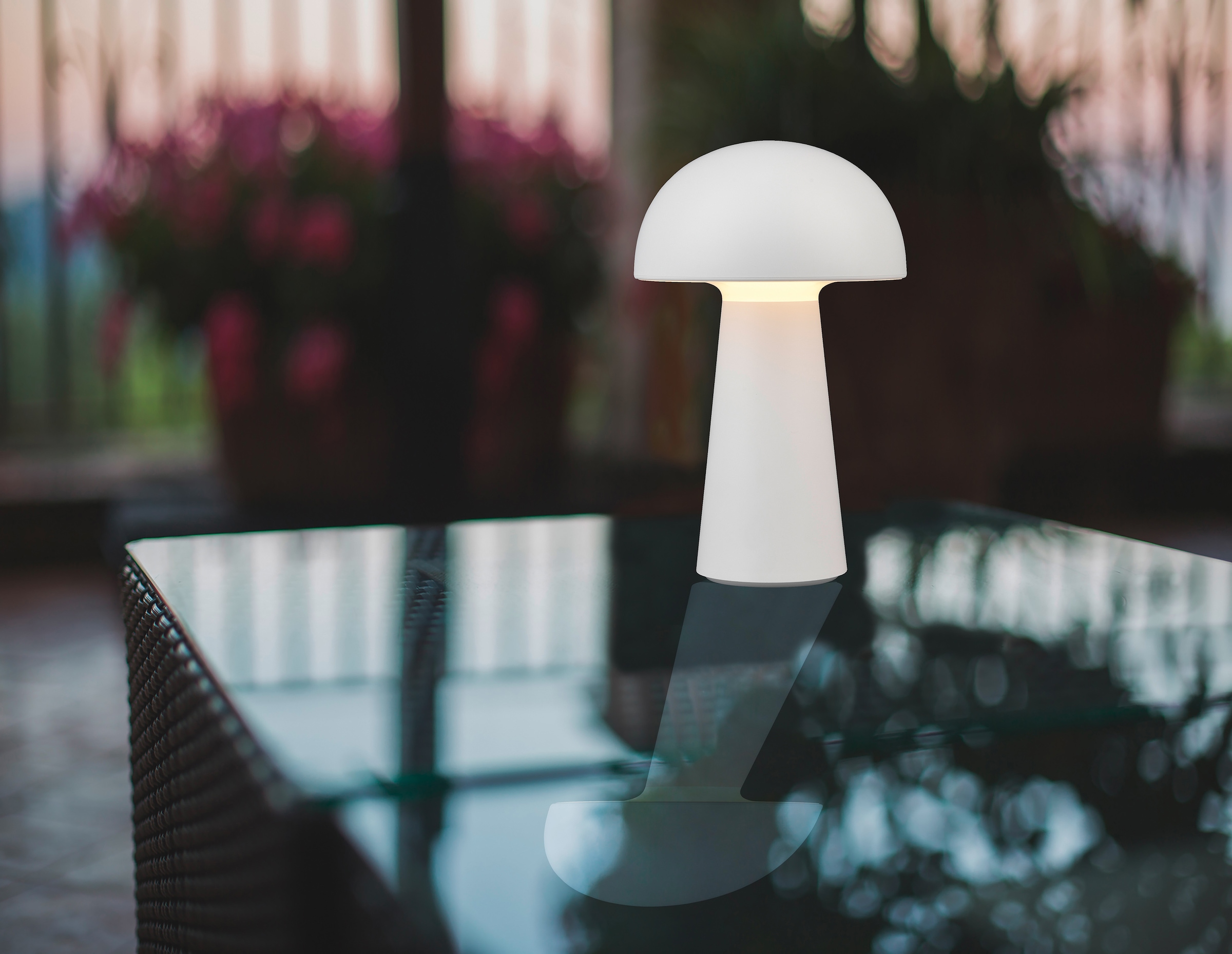 REALITY Leuchten LED Außen-Tischleuchte »Lennon«, Schutzart IP44, LED fest integriert, 4-fach Touchdimmer, Ladefunktion per USB-C