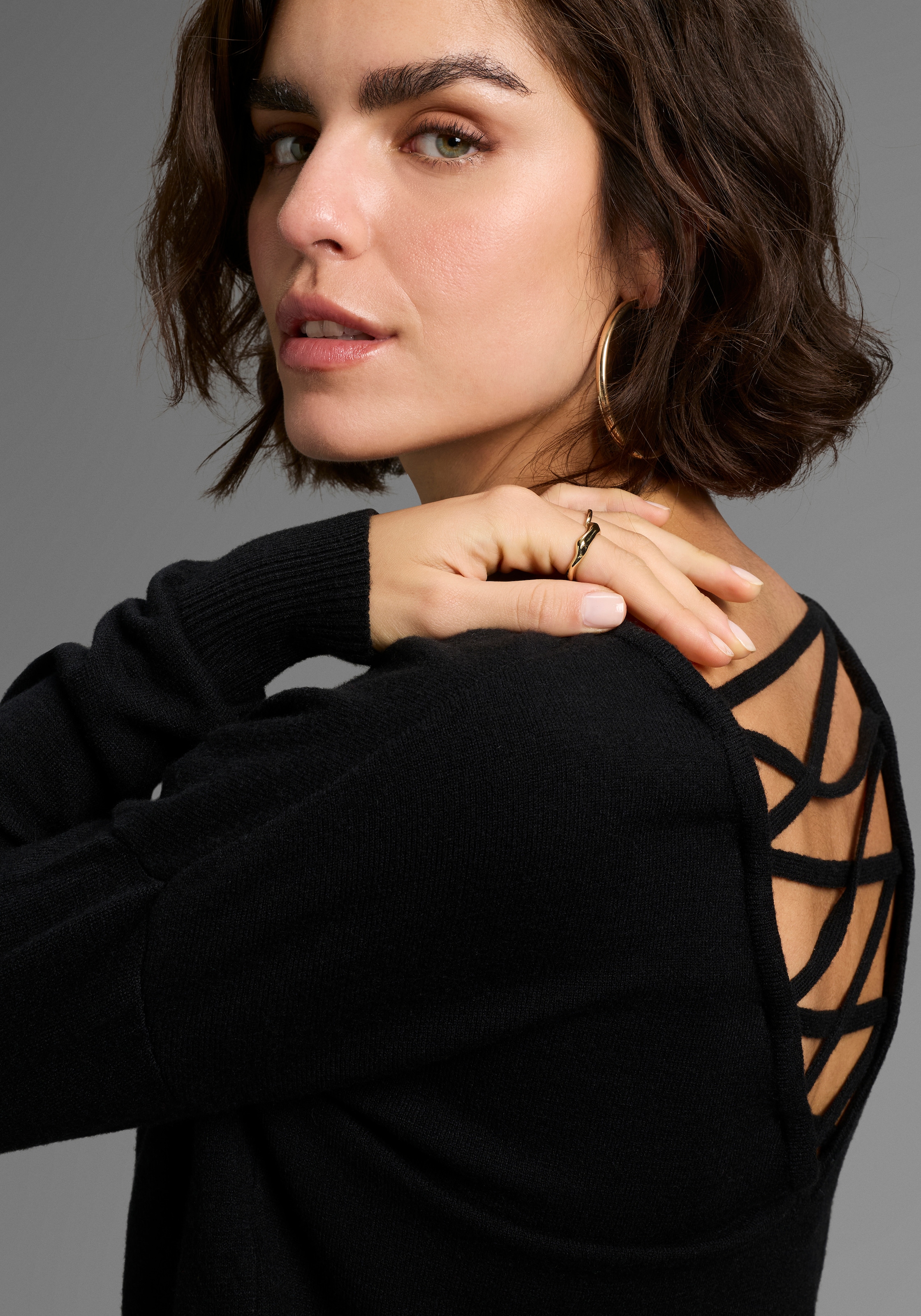 Laura Scott Strickpullover softer Übergangsstrick mit femininen Schnürdetails