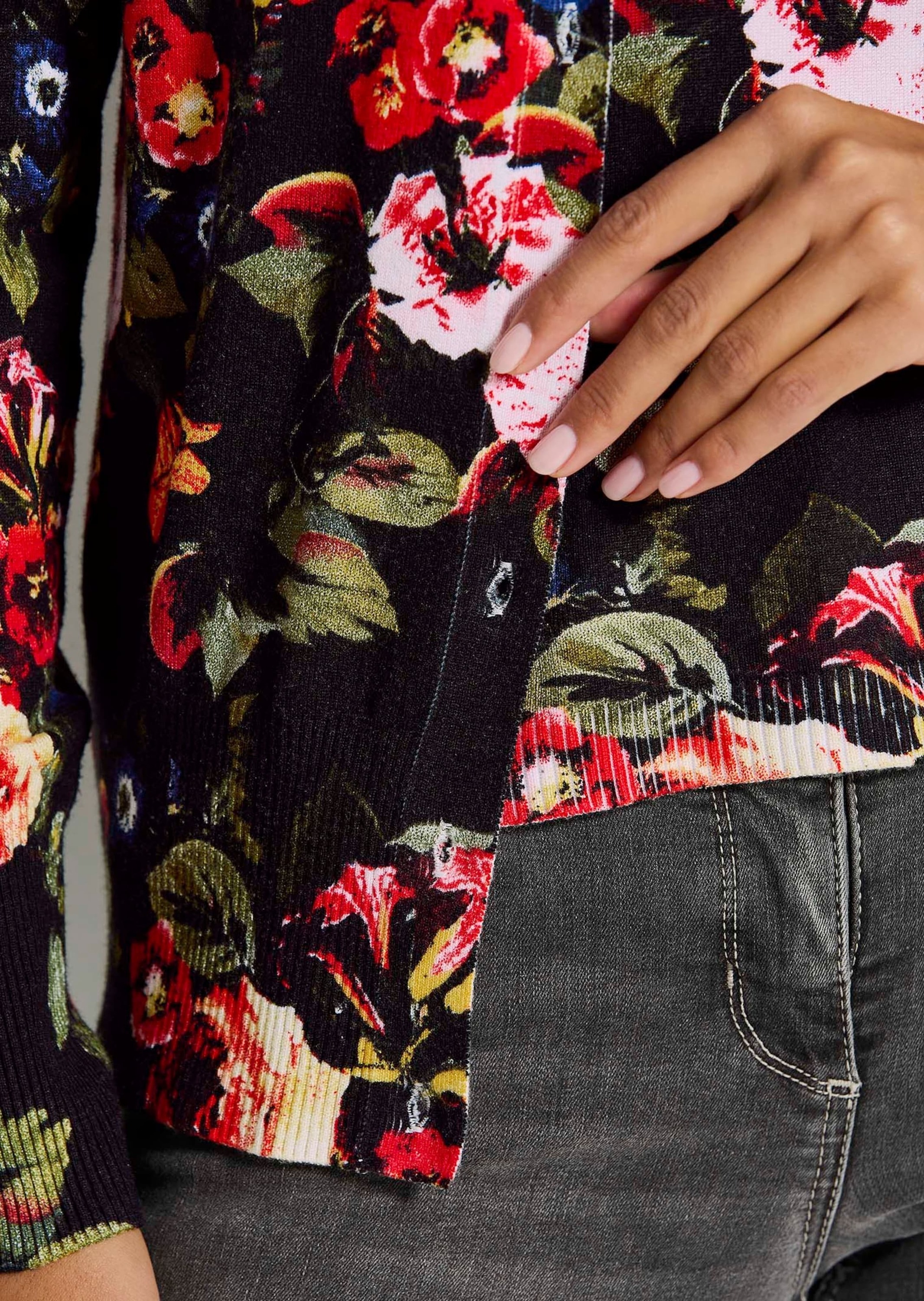 MADELEINE Strickjacke »Strickjacke Strickjacke mit Unikat-Print«