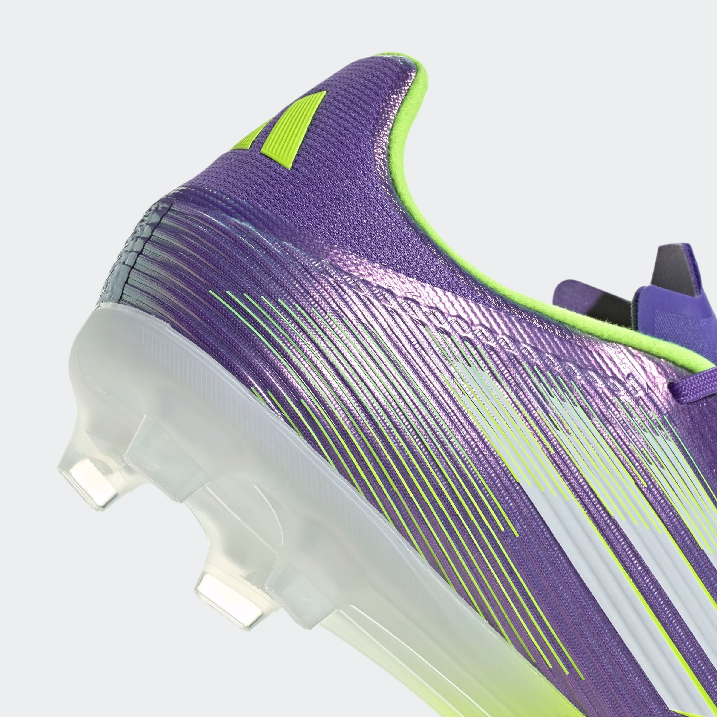 adidas Performance Fußballschuh, geeignet für Rasen- und Kunstrasenplätze