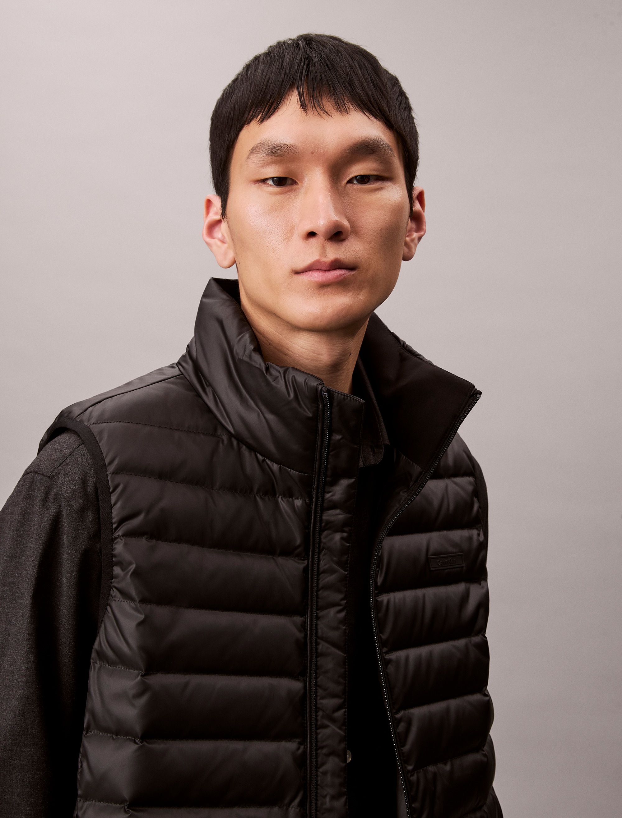 Calvin Klein Steppweste »SLVLSS LT WT NYLON PUFFER VEST« Mit Rundhalsausschnitt