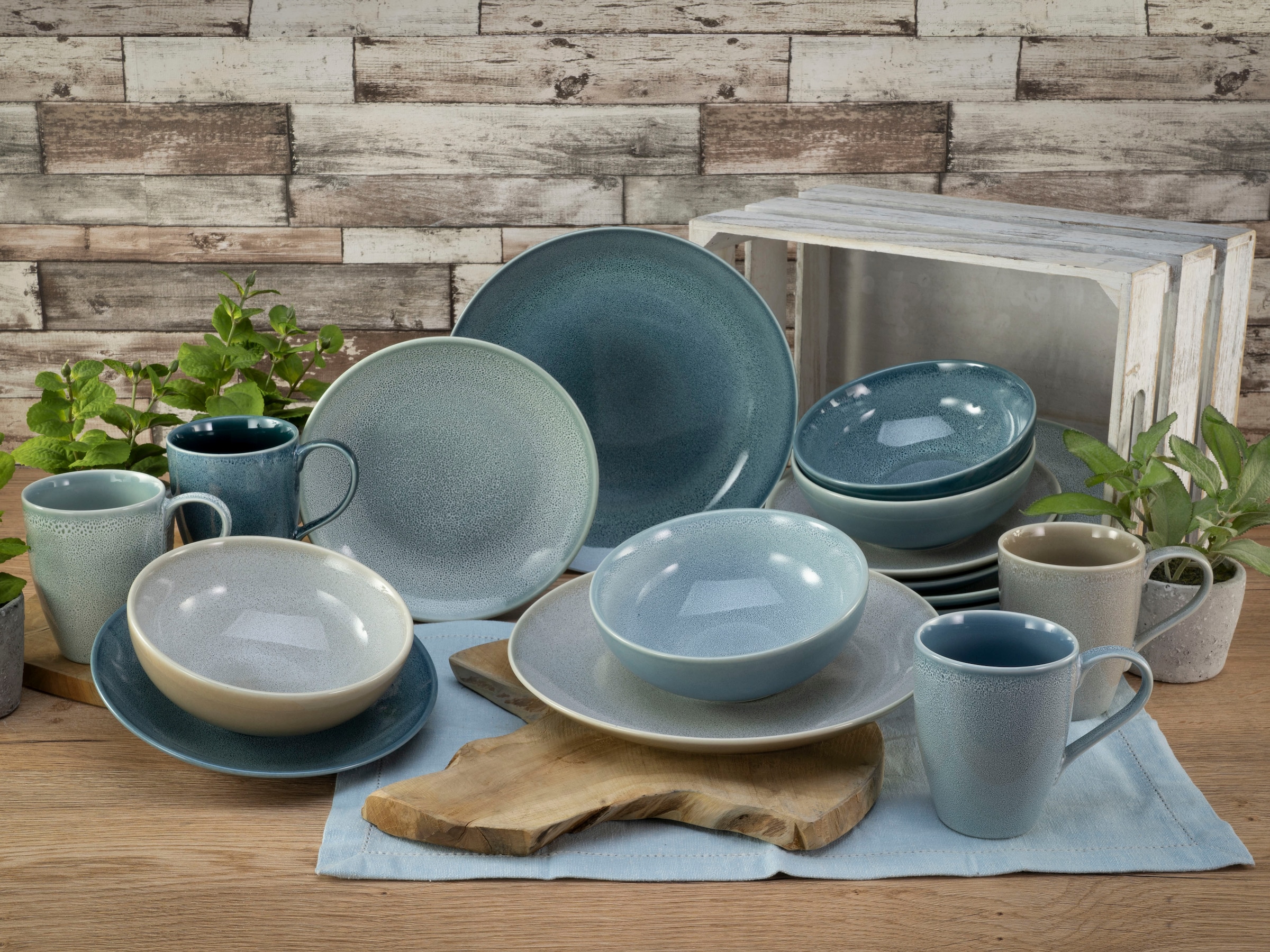 CreaTable Kombiservice »Geschirr-Set Reactive«, (Set, 16 tlg., Kaffeeservice und Tafelservice im Set, für 4 Personen), Service, Jedes Stück ist ein Unikat, 16 Teile, für 4 Personen