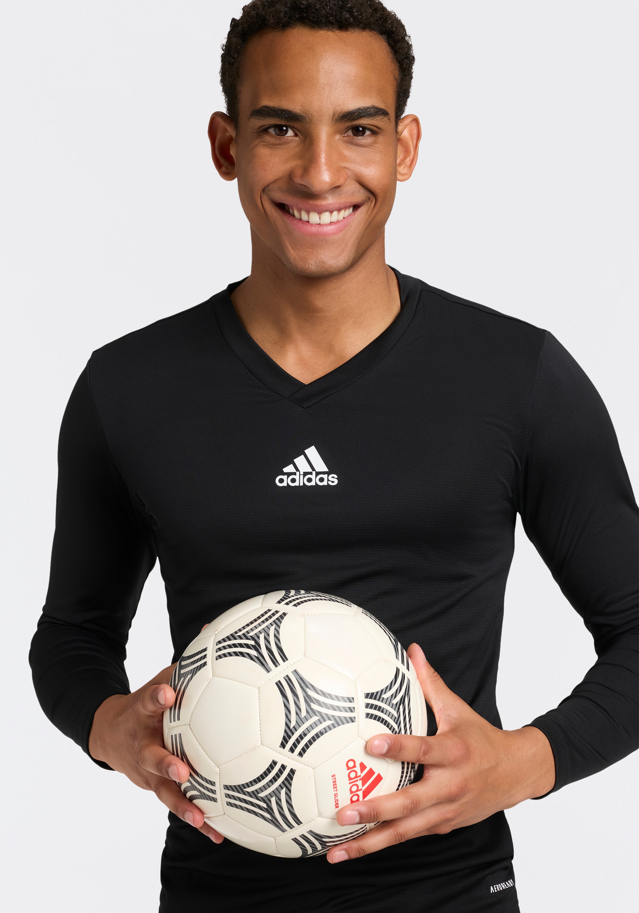 adidas Performance Langarmshirt »TEAM BASE LONGSLEEVE« mit V-Ausschnitt, ohne Verschluss, in normaler Länge
