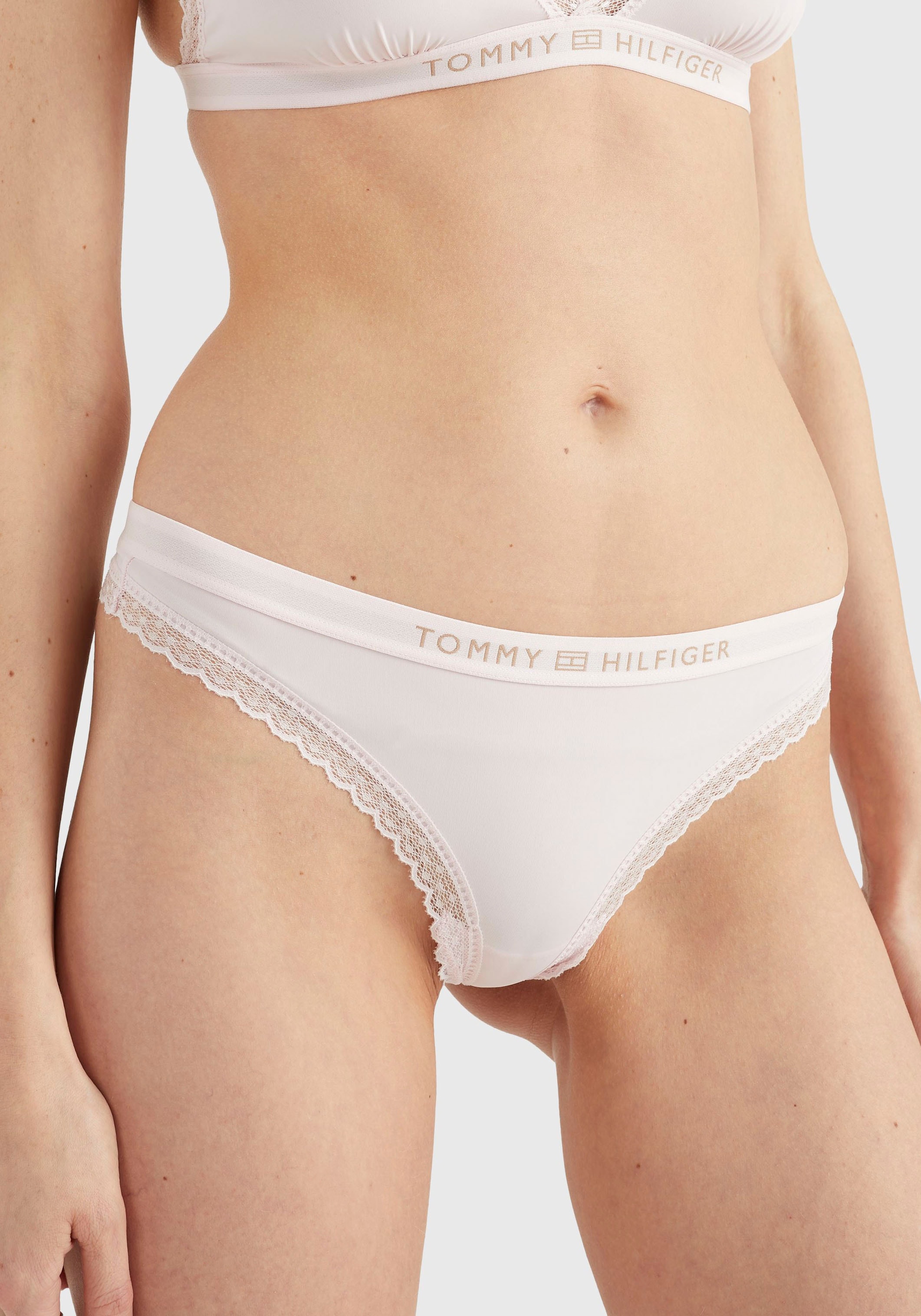 Tommy Hilfiger Underwear String, bei Beinausschnitt Spitzenkante am mit ♕