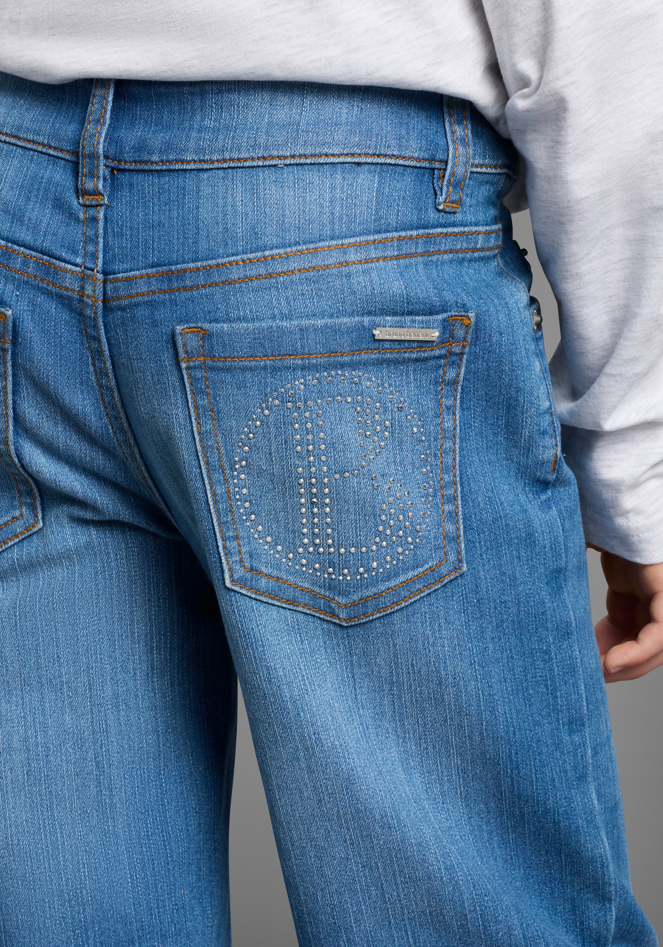 Bruno Banani Loose-fit-Jeans »Gerade Stretchjeans mit Strass-Steinen auf Po-Tasche für Mädchen« Für TEENS, Loose fit Stretchjeans