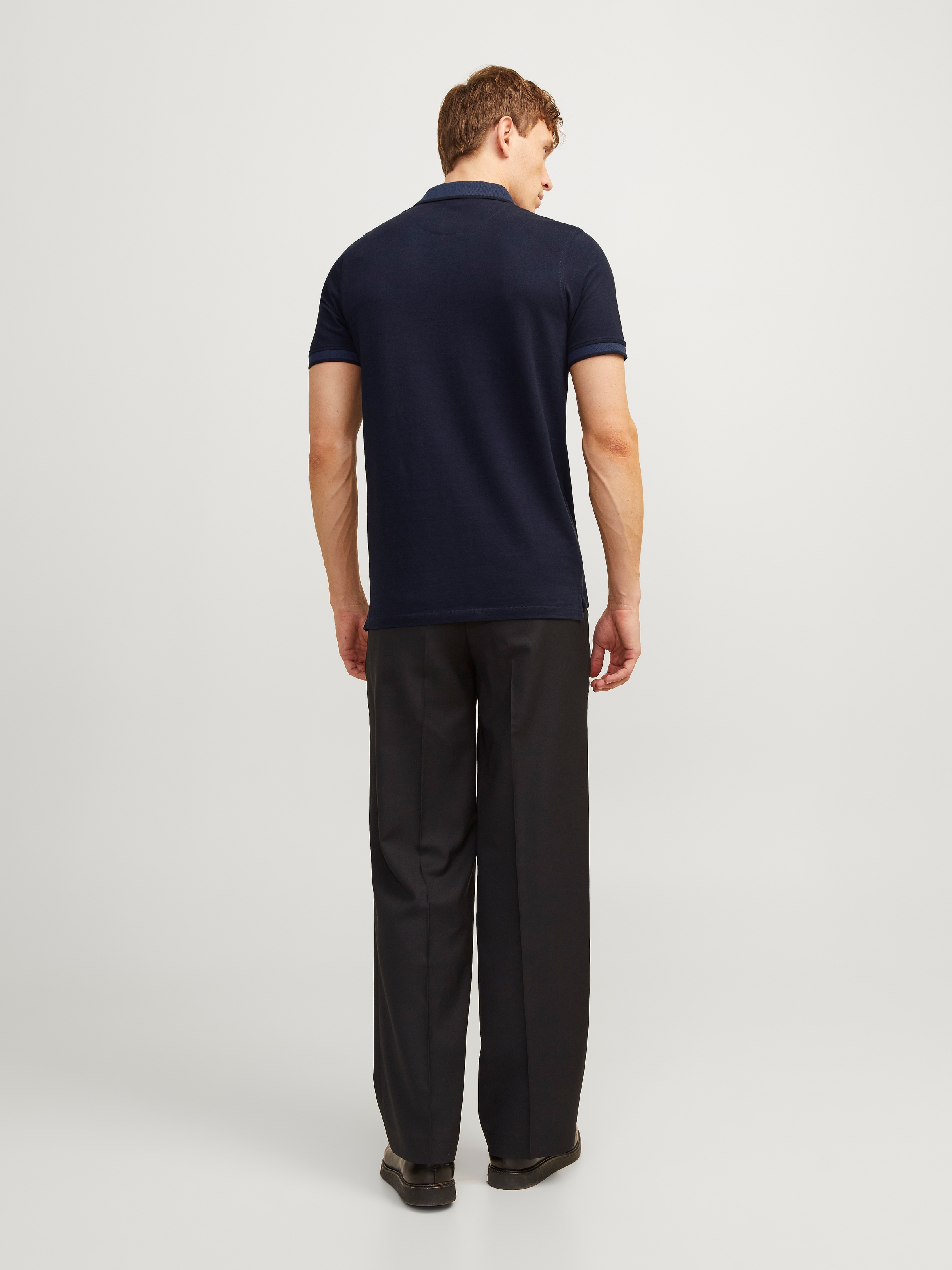 Jack & Jones Poloshirt »JJEPAULOS  Poloshirt mit klassischem Kragen und figurbetonter Form« Logostickerei, modisch, schmal, Baumwolle, Polokragen