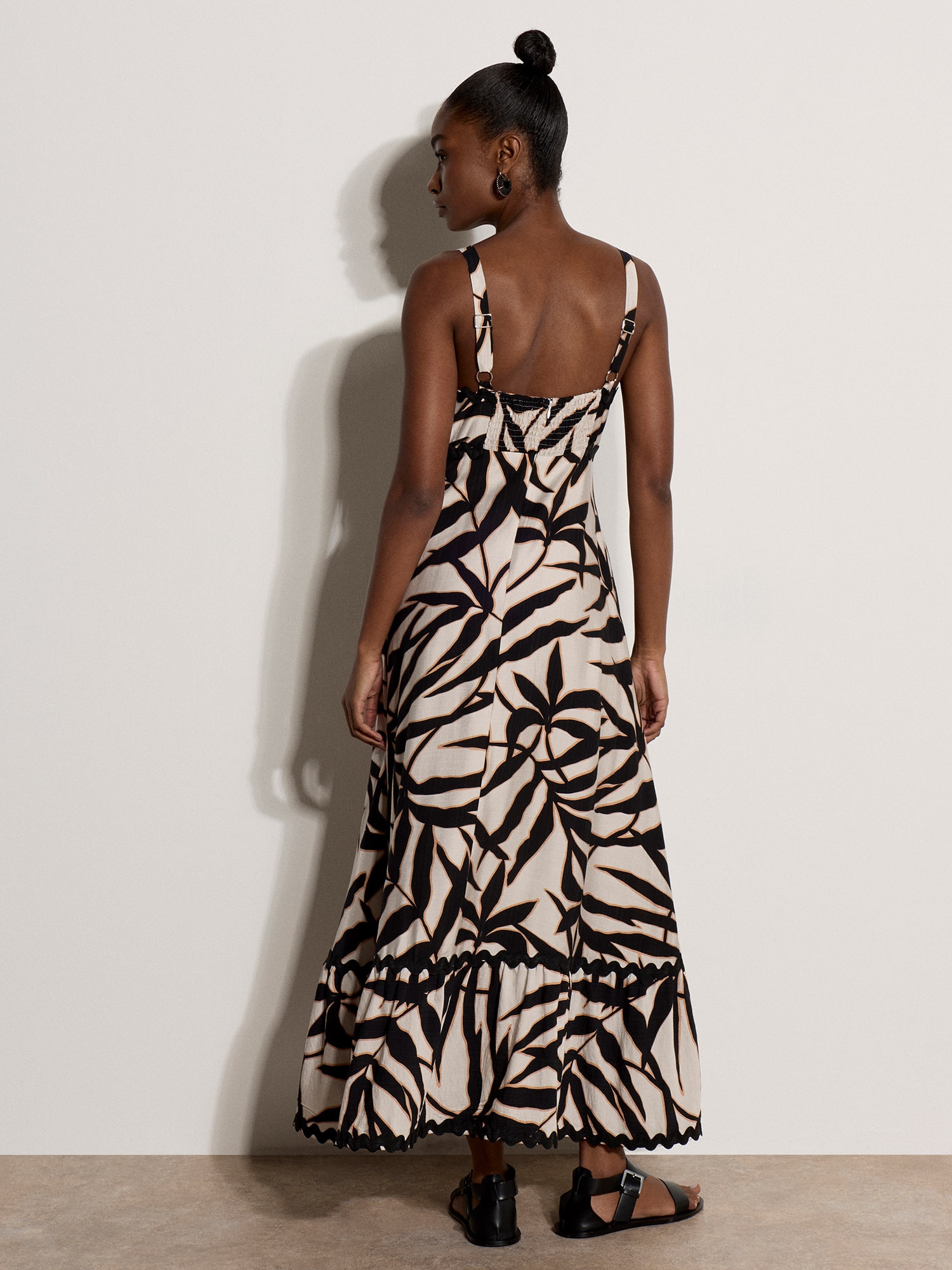 Apricot Maxikleid »Langes, gemustertes Kleid« mit Smockdetails