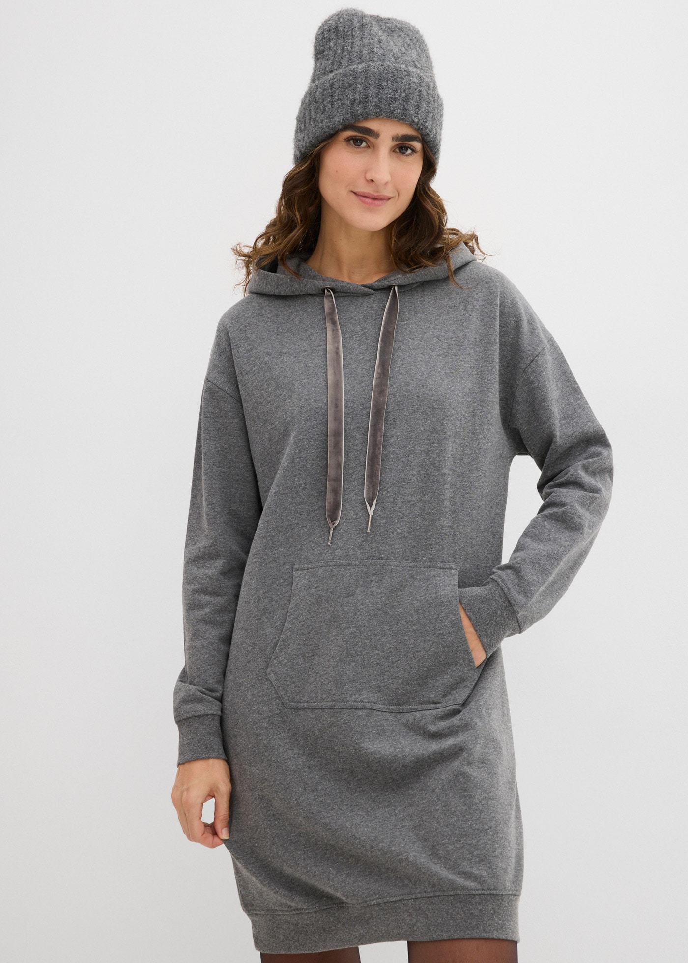 bonprix Sweatkleid »Sweatkleid mit Baumwolle« Kängurutasche mit Kapuze, aus Baumwolle und Viskose, lockere Passform