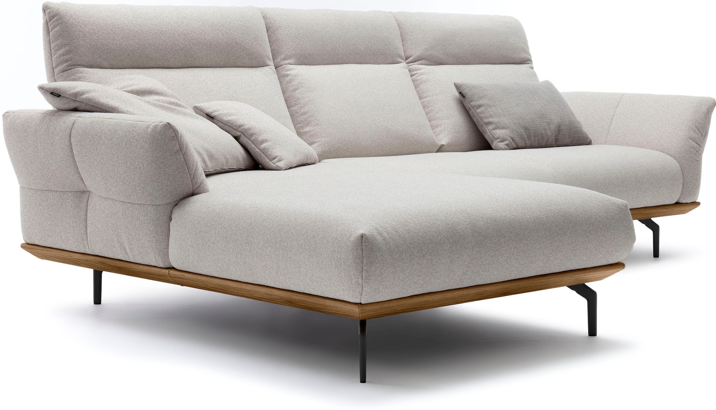 Creation BY ROLF BENZ Ecksofa »CR.460« Sockel in Nussbaum, Winkelfüße in Umbragrau, Breite 298 cm