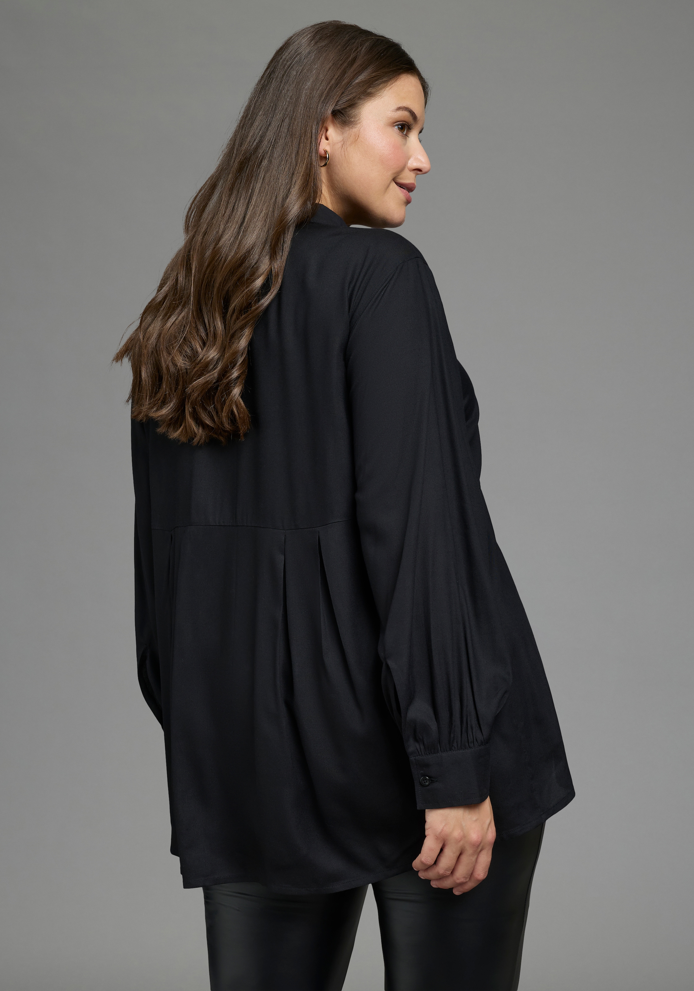 Laura Scott CURVE Longbluse »Große Größen« femininer Stil, aus Viskose, unifarbene Optik, mit Knöpfen