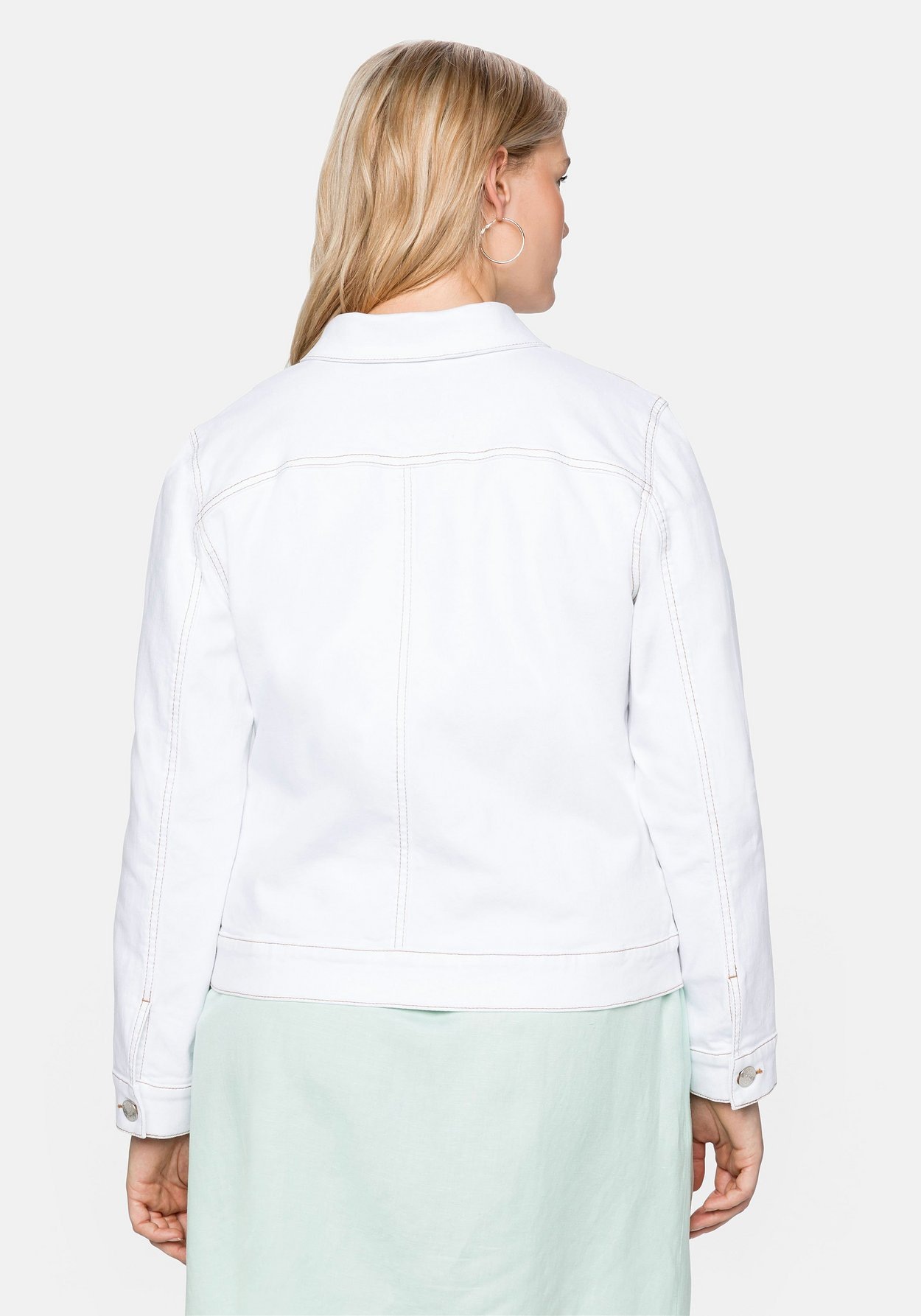 Sheego Jeansjacke »Jeansjacke mit kontrastfarbenen Nähten«, mit kontrastfarbenen Nähten