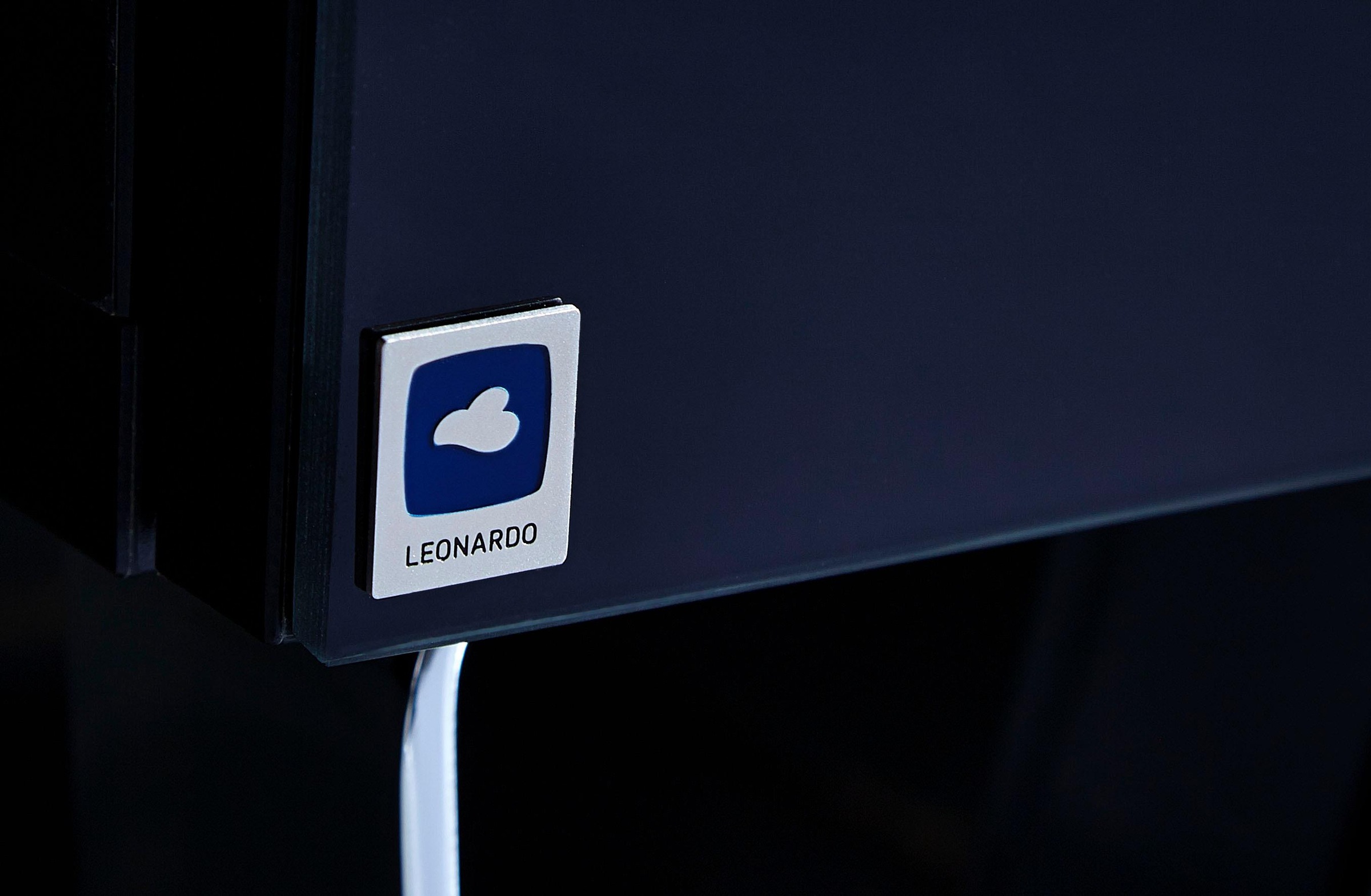 LEONARDO Lowboard »CUBE«, auf Sockel, mit 3 Schubladen, Breite 189 cm