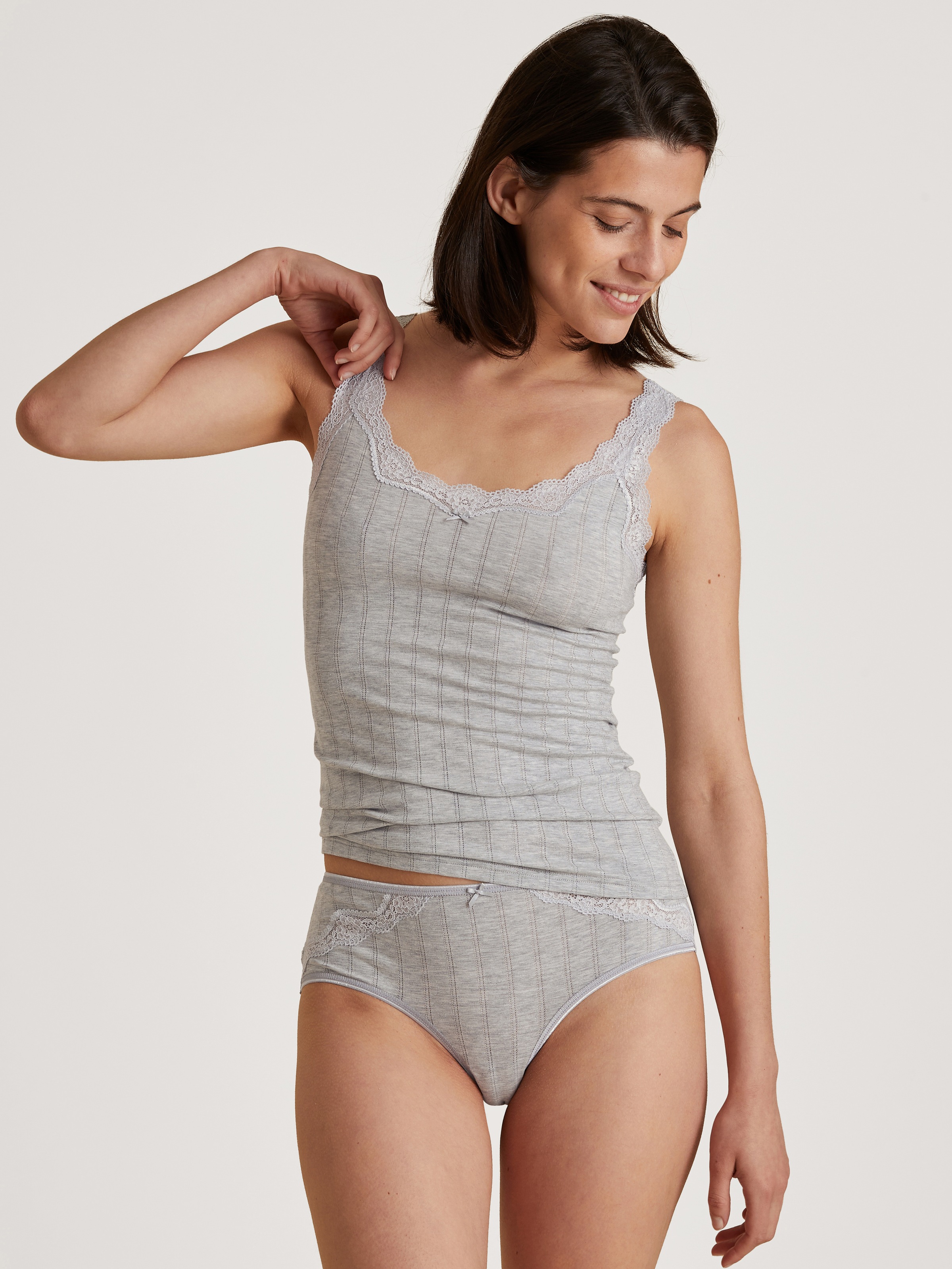 CALIDA Panty »Etude Toujours«, mit Dresdner Spitze an der Vorderseite und dem hinteren Beinausschnitt