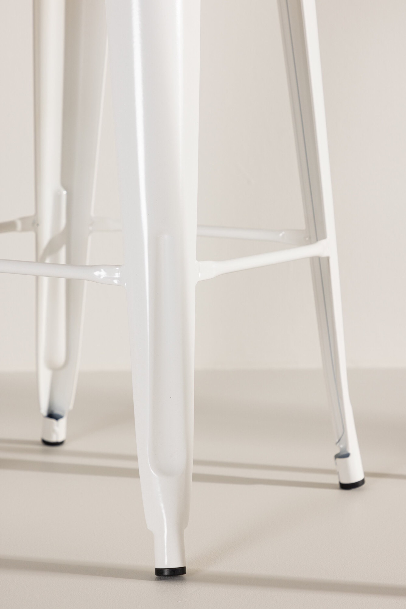Venture Home Barhocker »Tempe, schlanker Barhocker in Beige, hohe Sitzfläche, 136 kg« Tresenstuhl, Stahlrahmen, Fußstütze, ausgestellte Beine, schlicht