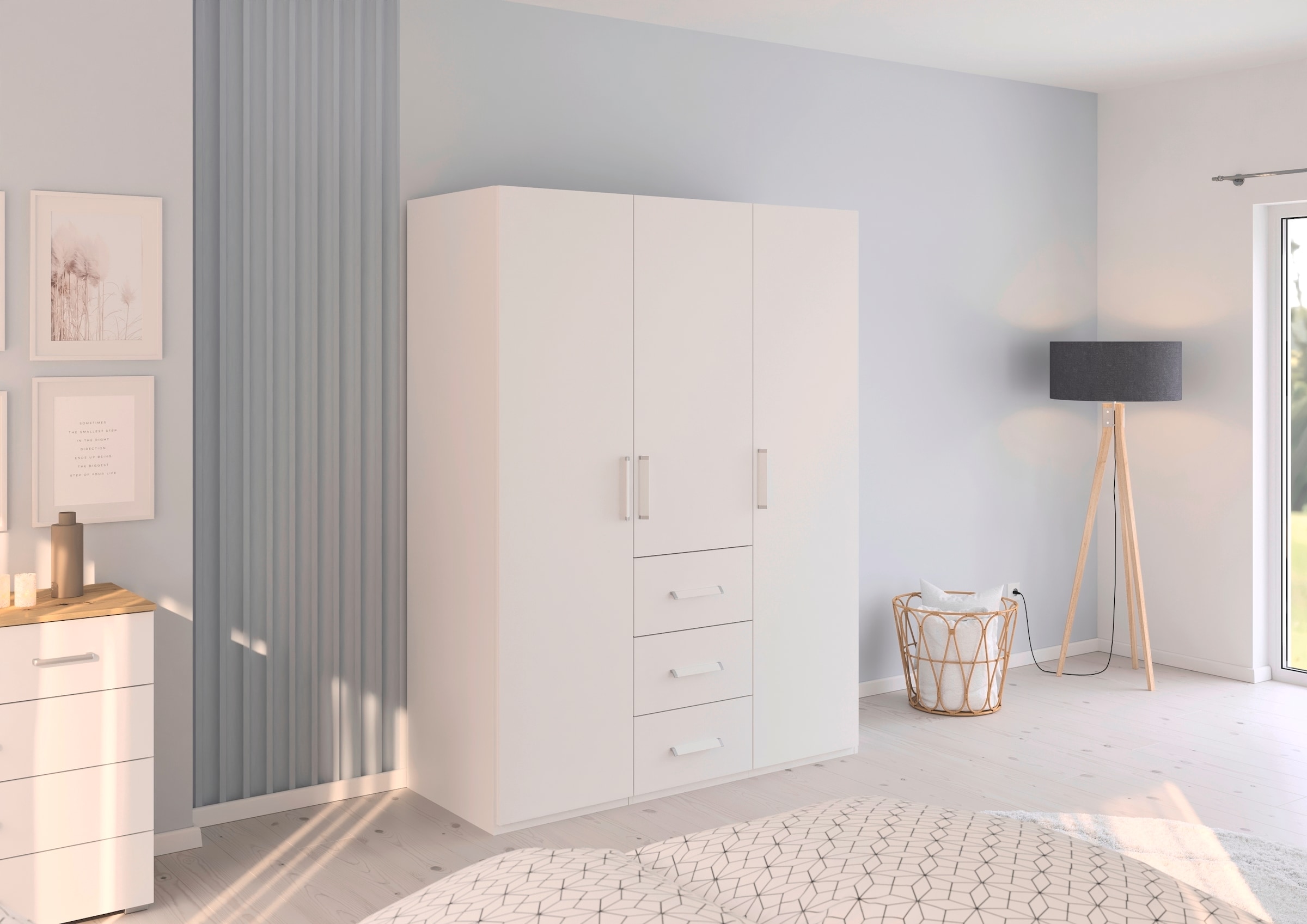 rauch Drehtürenschrank »Kleiderschrank Schrank Garderobe Schlafzimmerschrank EVELYN« in 2 Höhen 197 oder 210 cm erhältlich, inkl. SOFT-CLOSE-FUNKTION,  in elegantem Stil mit Schubladen 3 Breiten und 2 Höhen MADE IN GERMANY