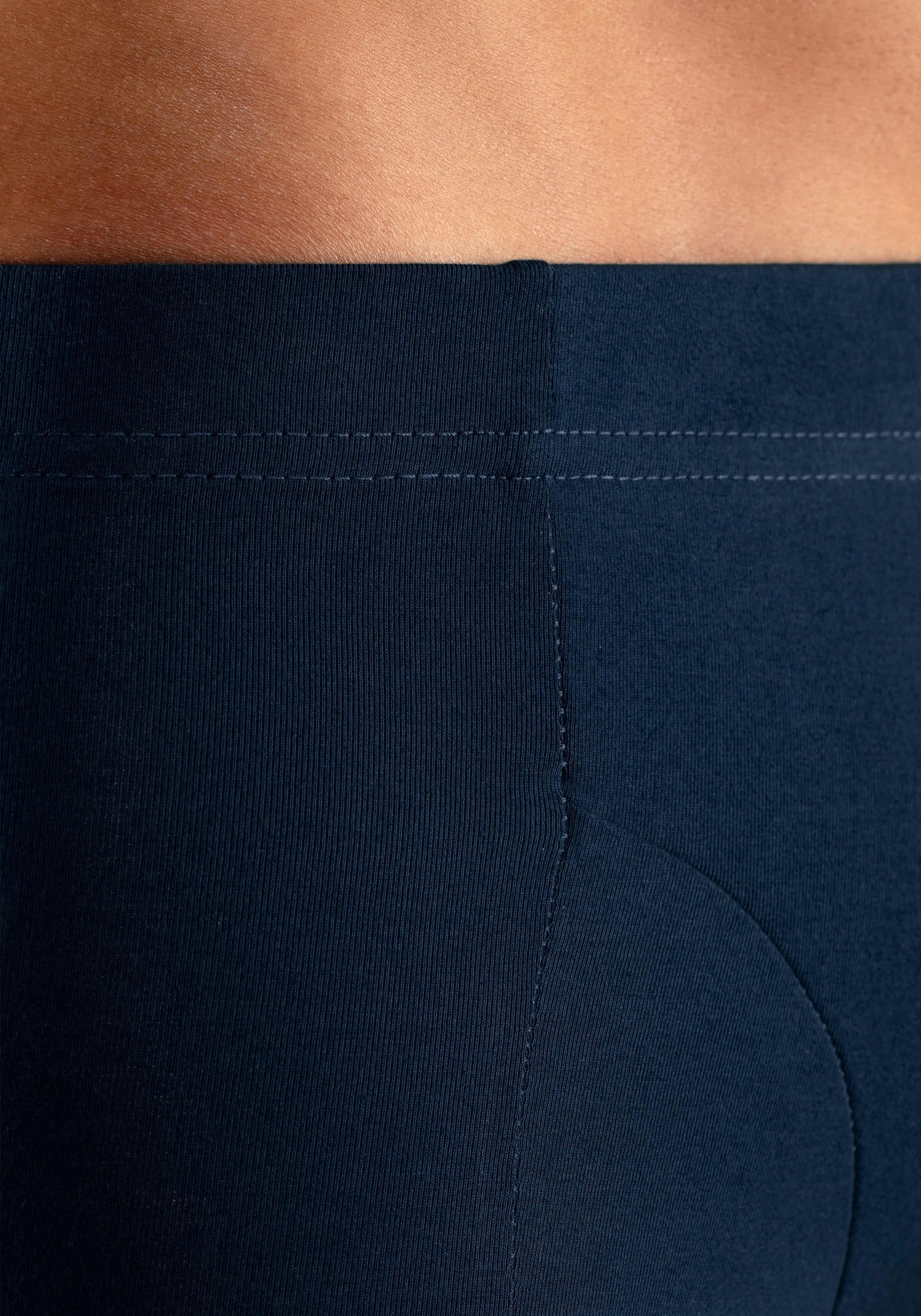 Bench. Boxer »Boxershorts für Herren«, (Dose, 4 St.), Unterhosen in der Dose mit kleinem Logodruck auf dem Bein