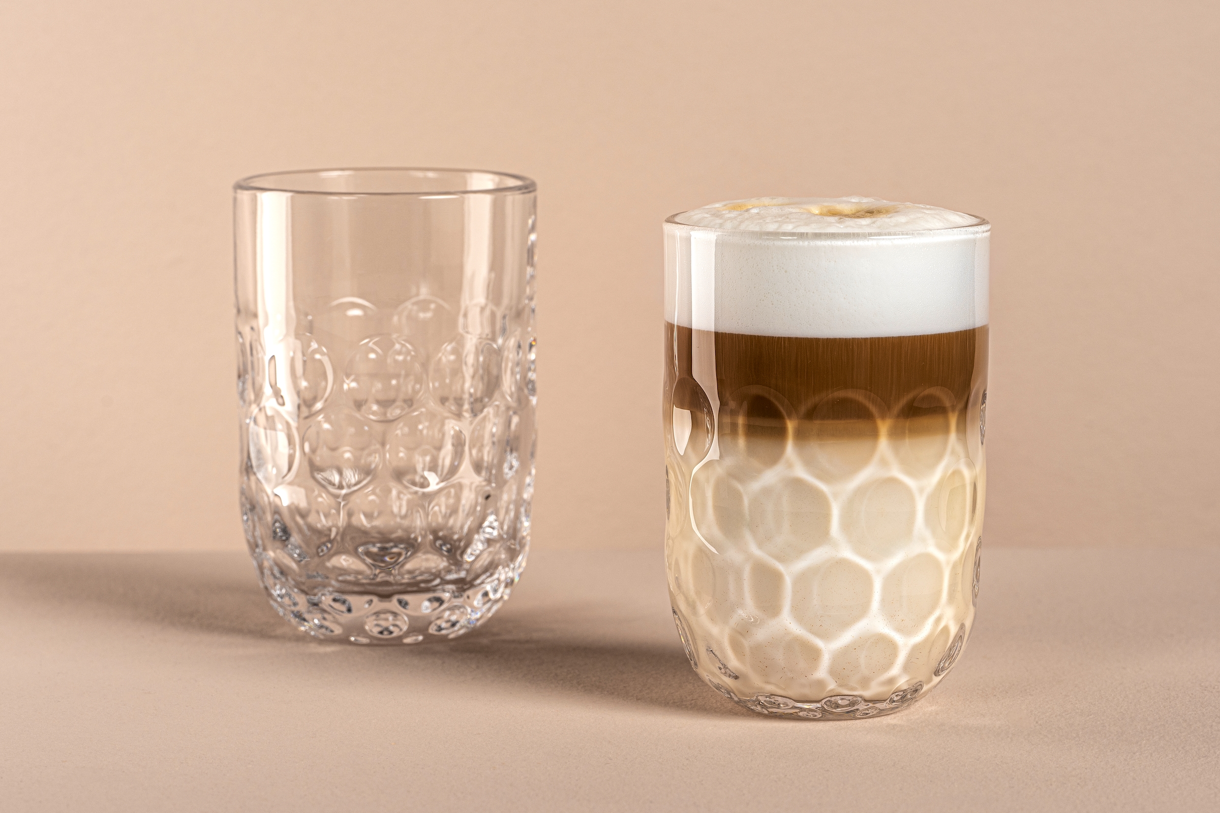 LEONARDO Latte-Macchiato-Glas »GOCCE, 380 ml, 6er-Set« 1. Variante, mit Tropfenrelief