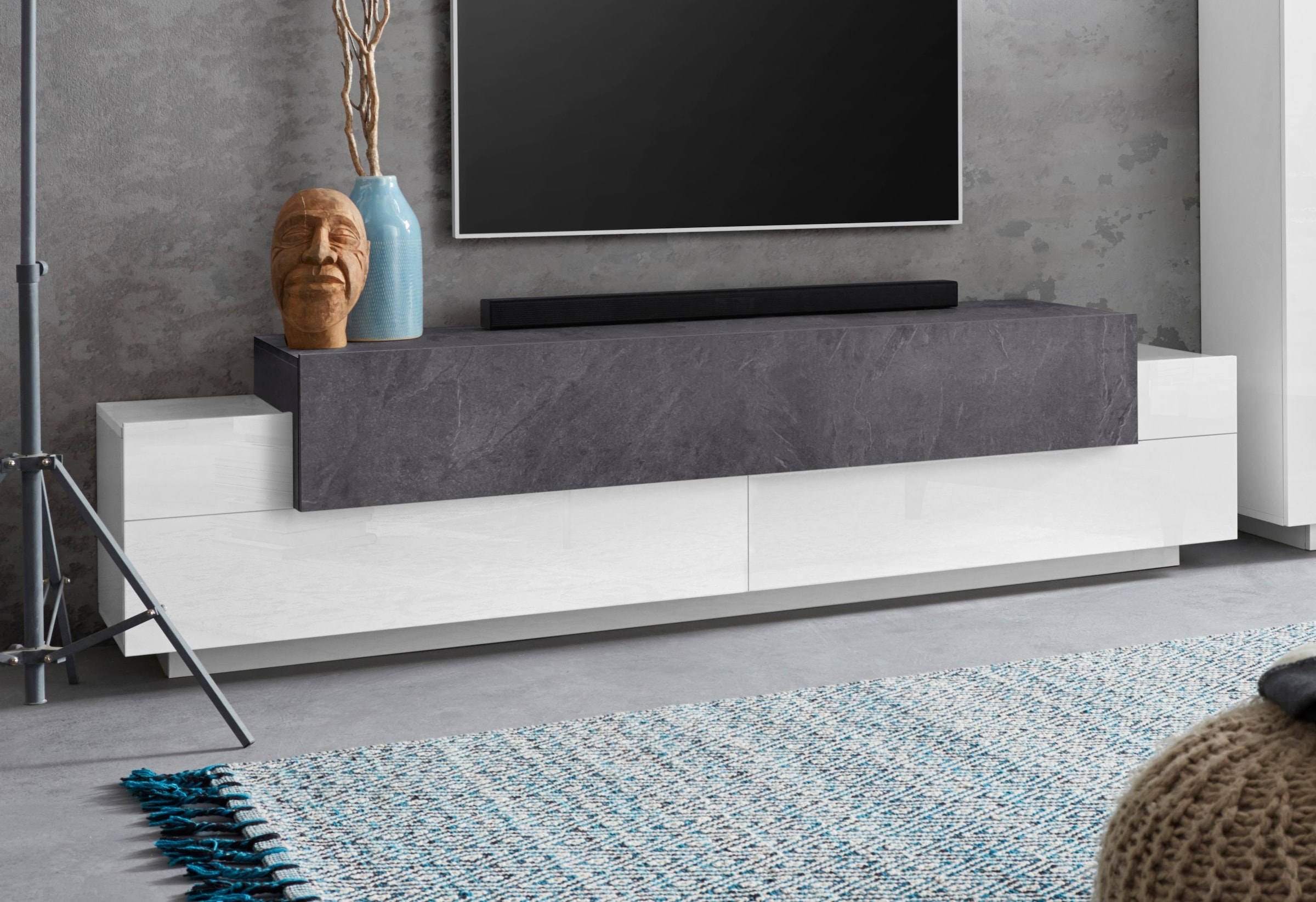 INOSIGN Lowboard »Coro,Lowboard,TV-Kommode,TV-Möbel,TV-Bank«, mit 3 Klappen davon 2 mit Push-to-Open Funktion Breite 200 cm
