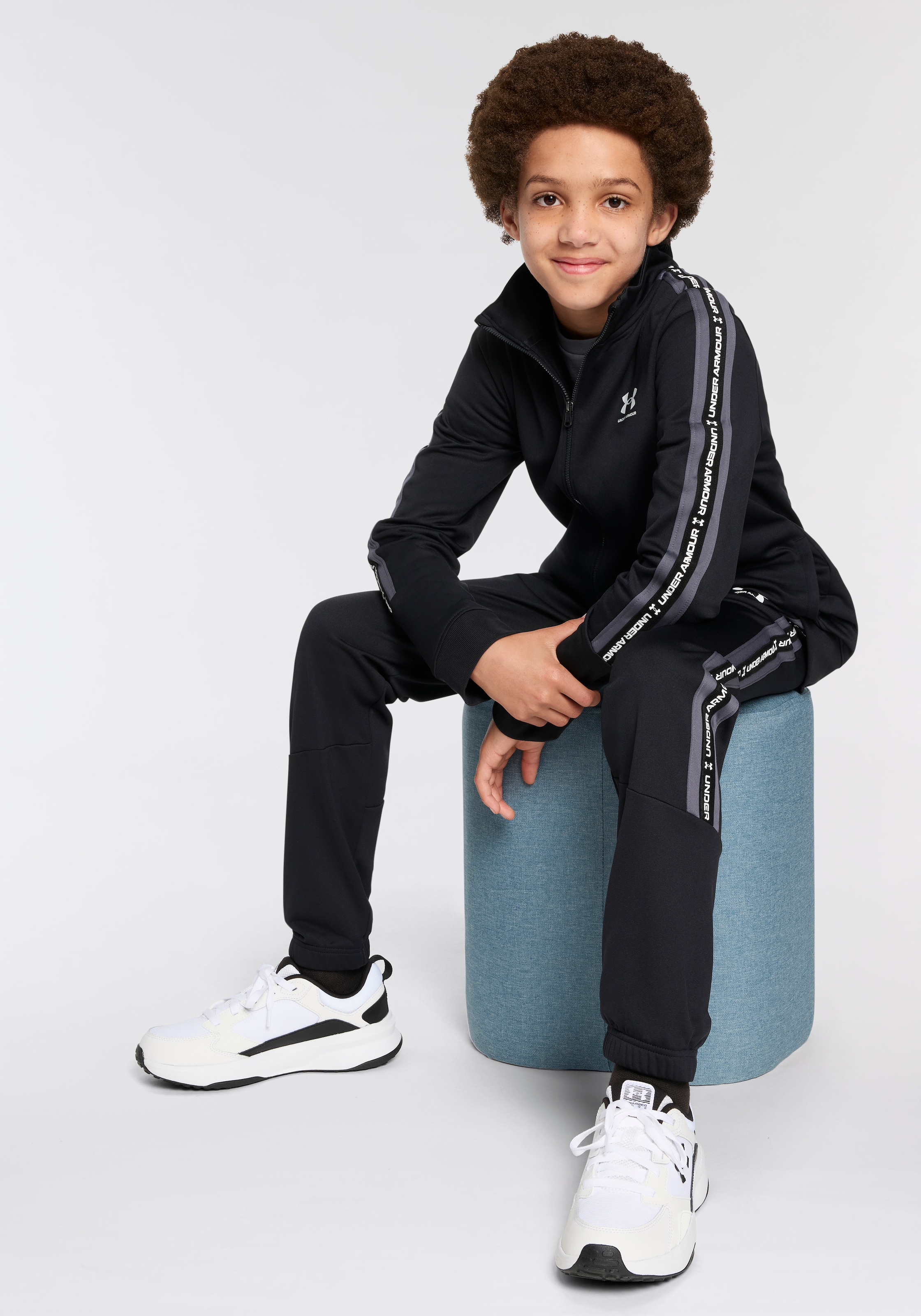 Under Armour® Trainingsanzug »UA B ICON KNIT TRACKSUIT«, 1 Stk.
