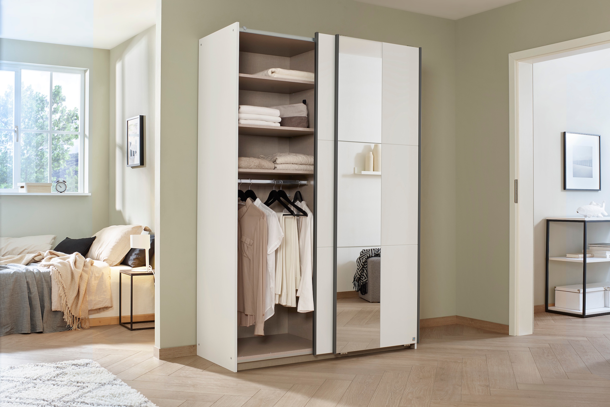 rauch Schwebetürenschrank »Kleiderschrank Schrank Garderobe Wäscheschrank DRAX«, optional mit Spiegel MADE IN GERMANY