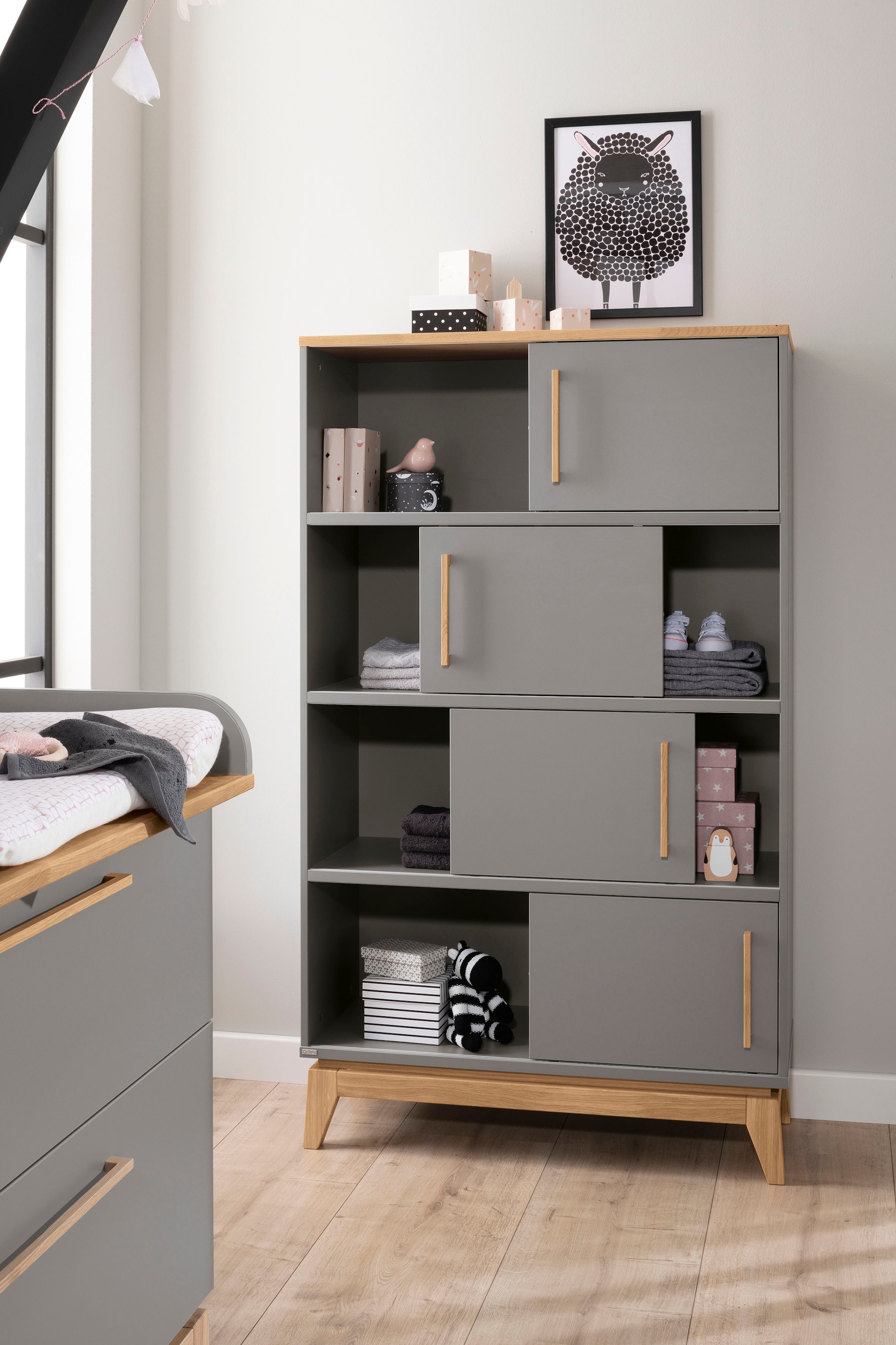 PAIDI Standregal »STIENE in Beige oder Grau, 8 Fächer, 4 Schiebetüren mit Soft-Close« B/H/T ca. 95/161/40cm,  modernes und langlebiges Regal mit Massivholz, Highboard